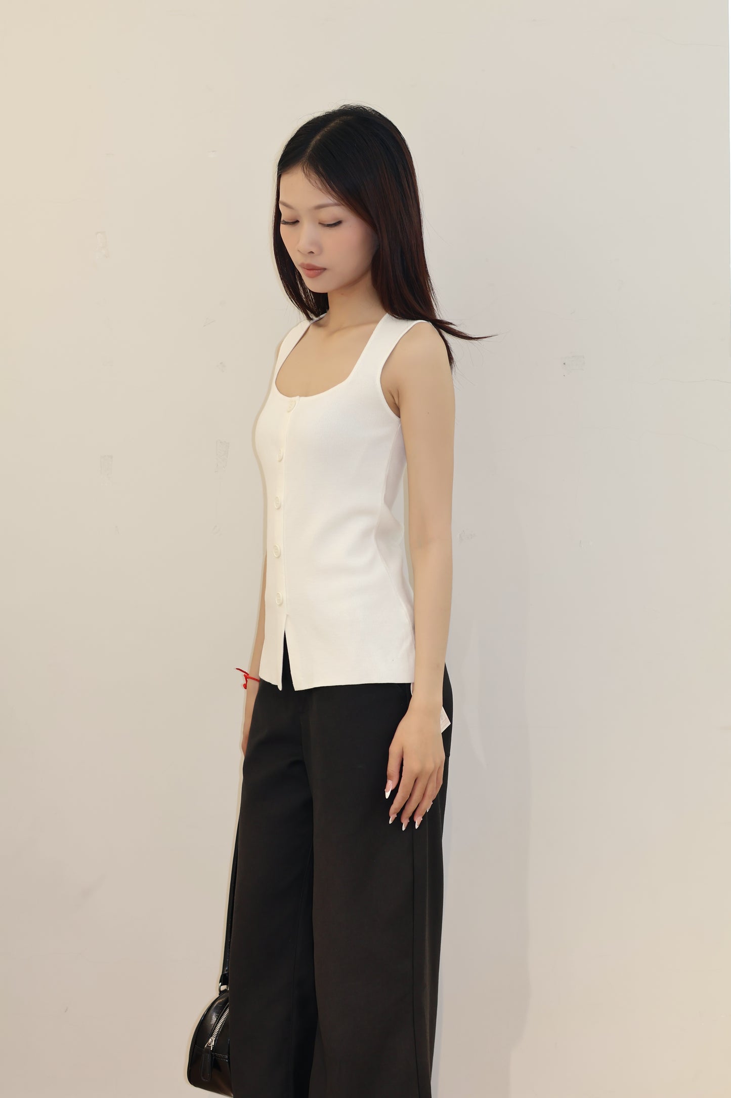 Square neck buttons tank top
