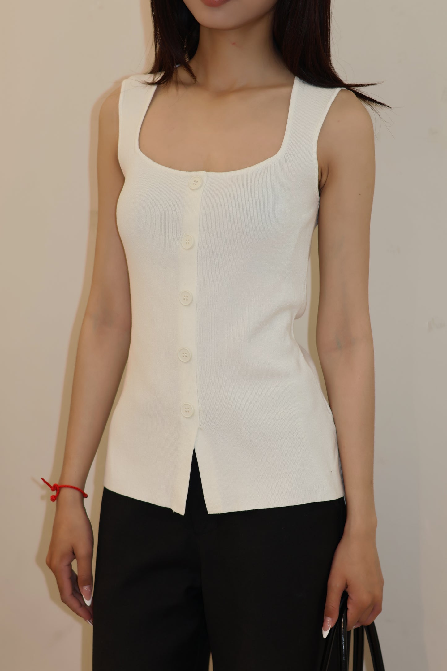 Square neck buttons tank top