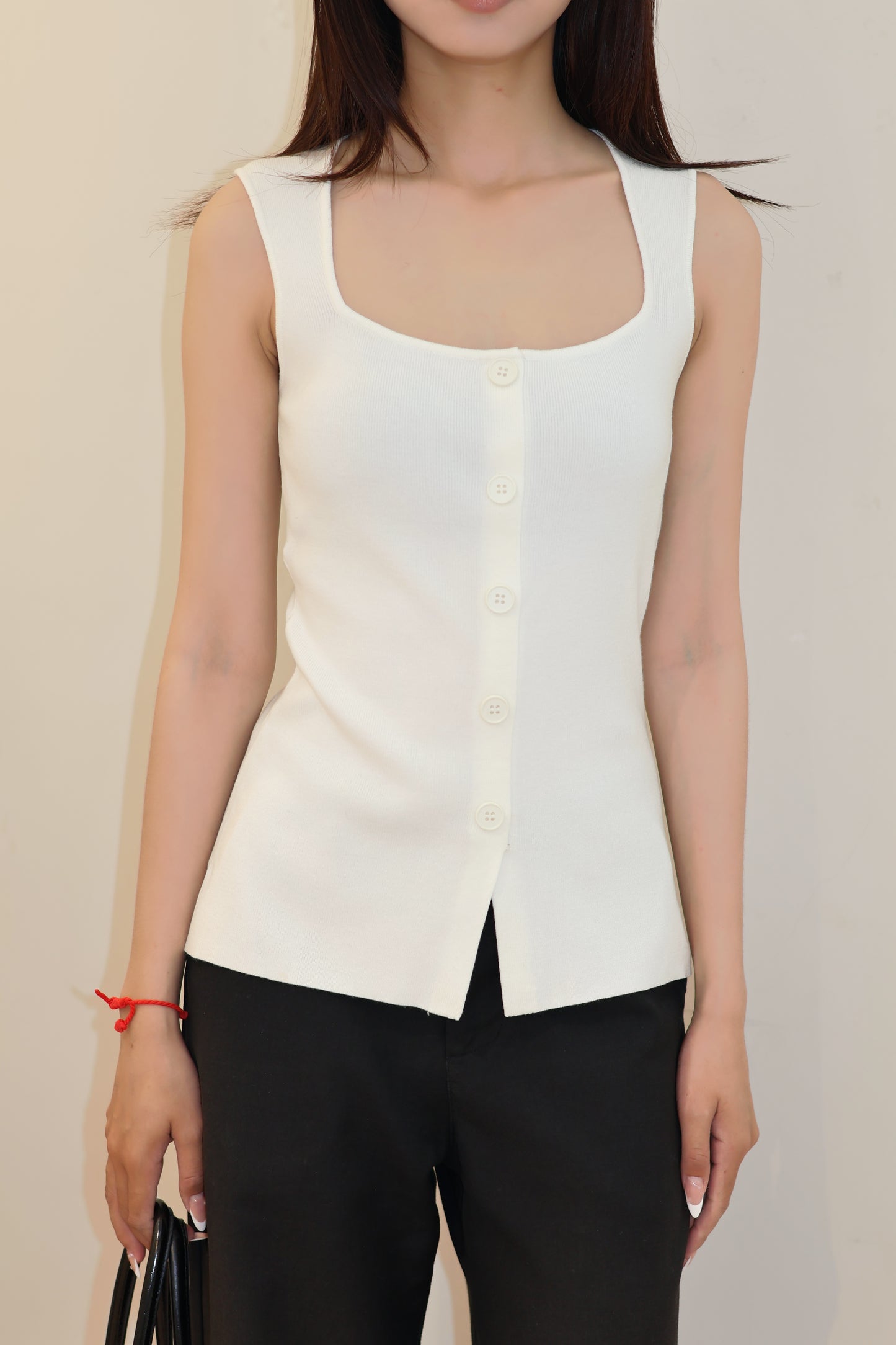 Square neck buttons tank top