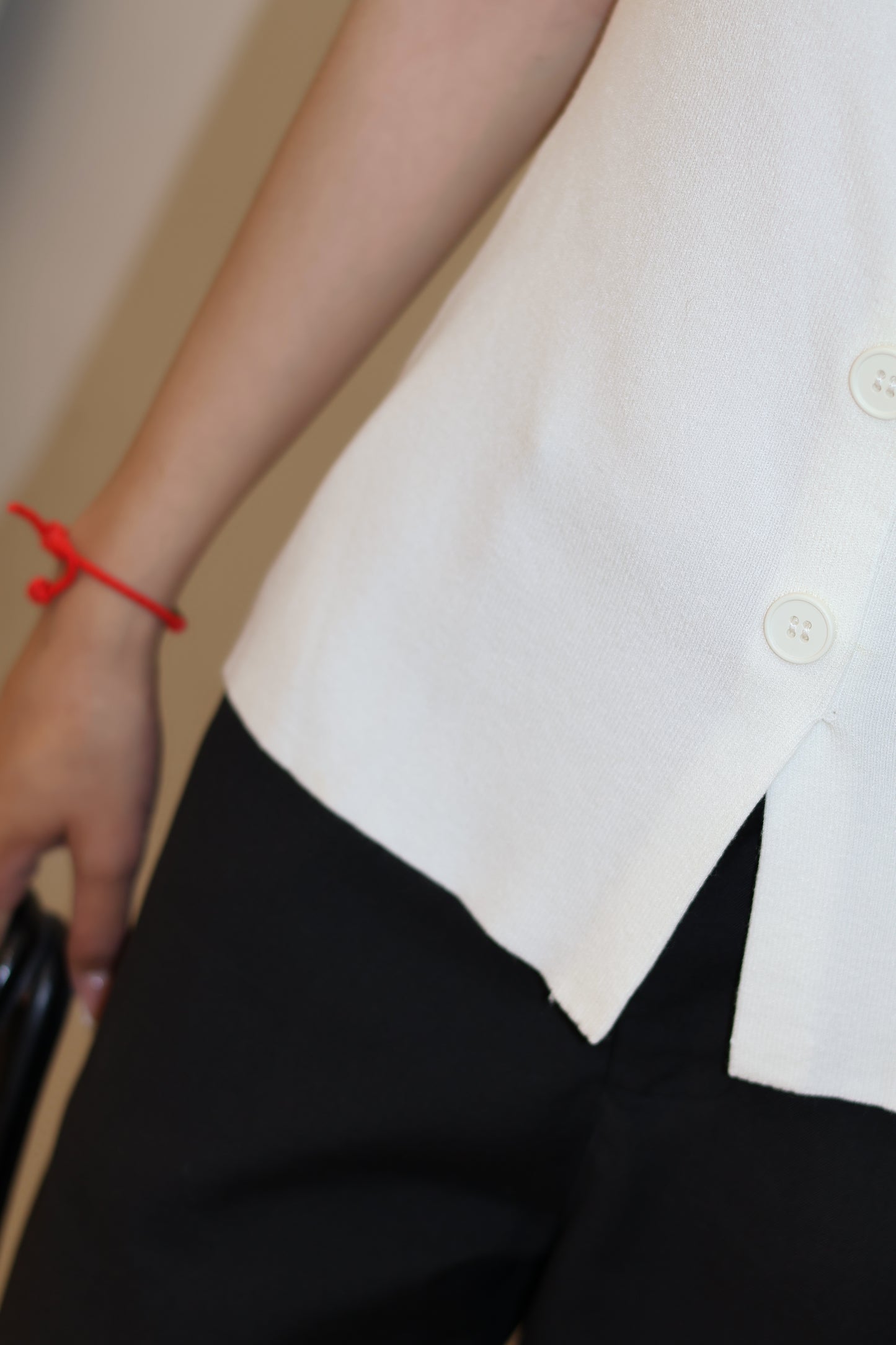 Square neck buttons tank top