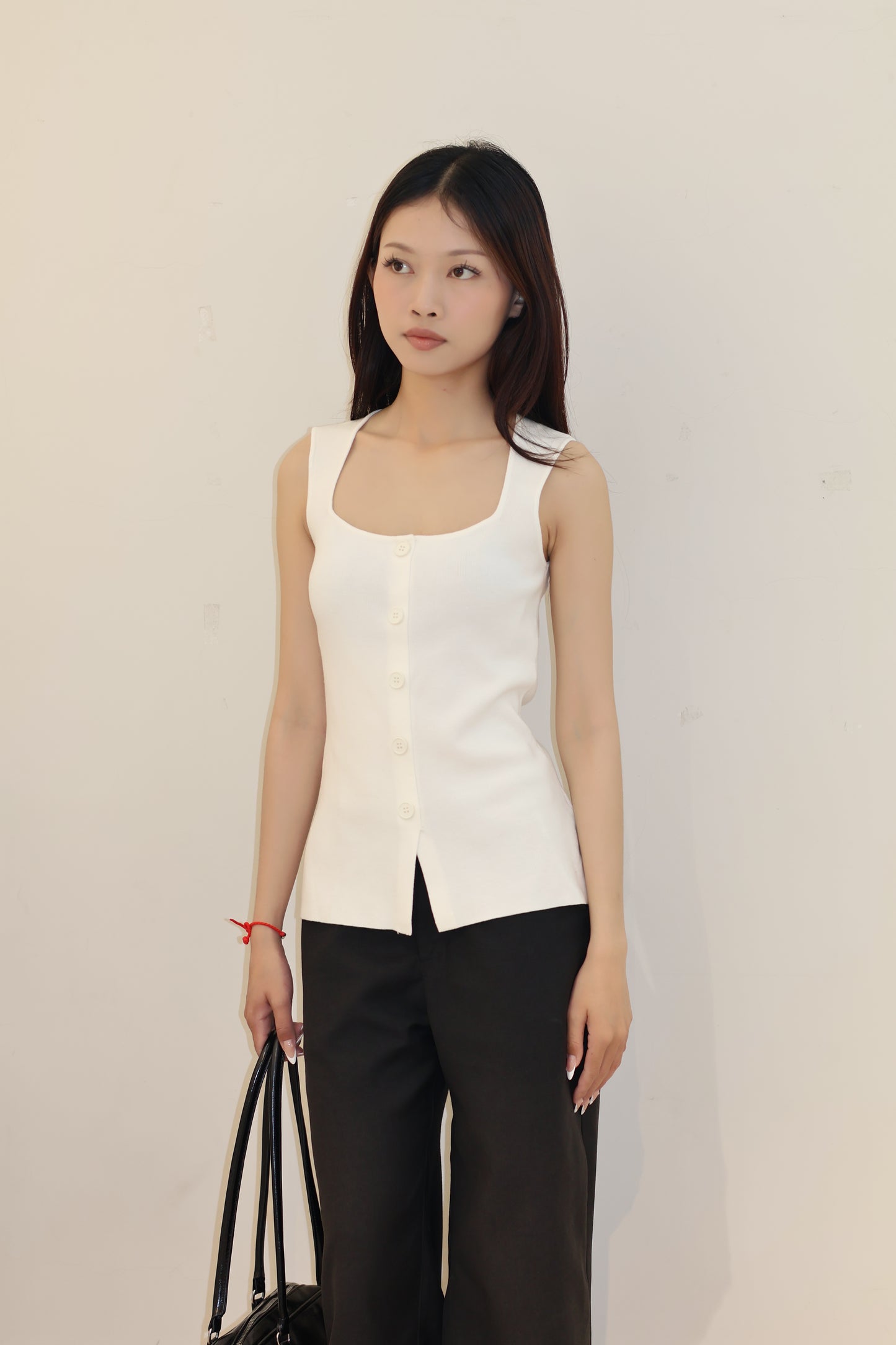 Square neck buttons tank top