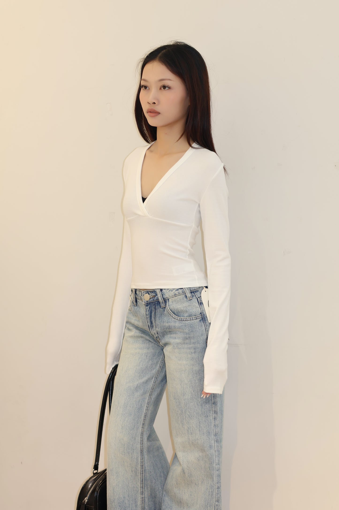 BASIC V NECK LONG SLEEVE TOP