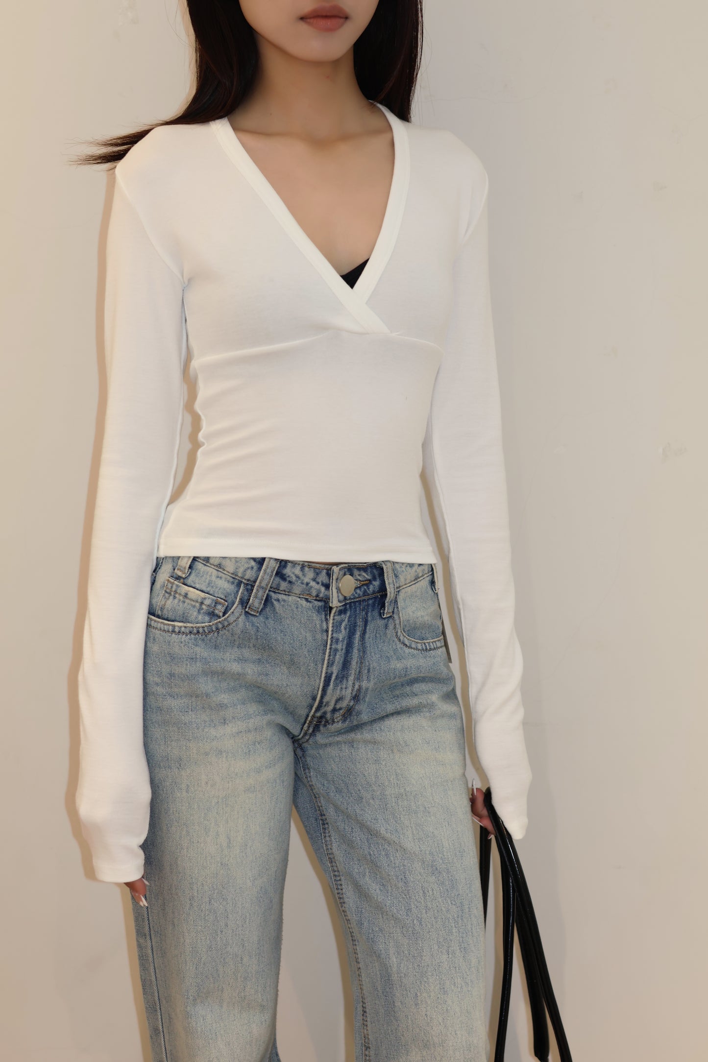 BASIC V NECK LONG SLEEVE TOP