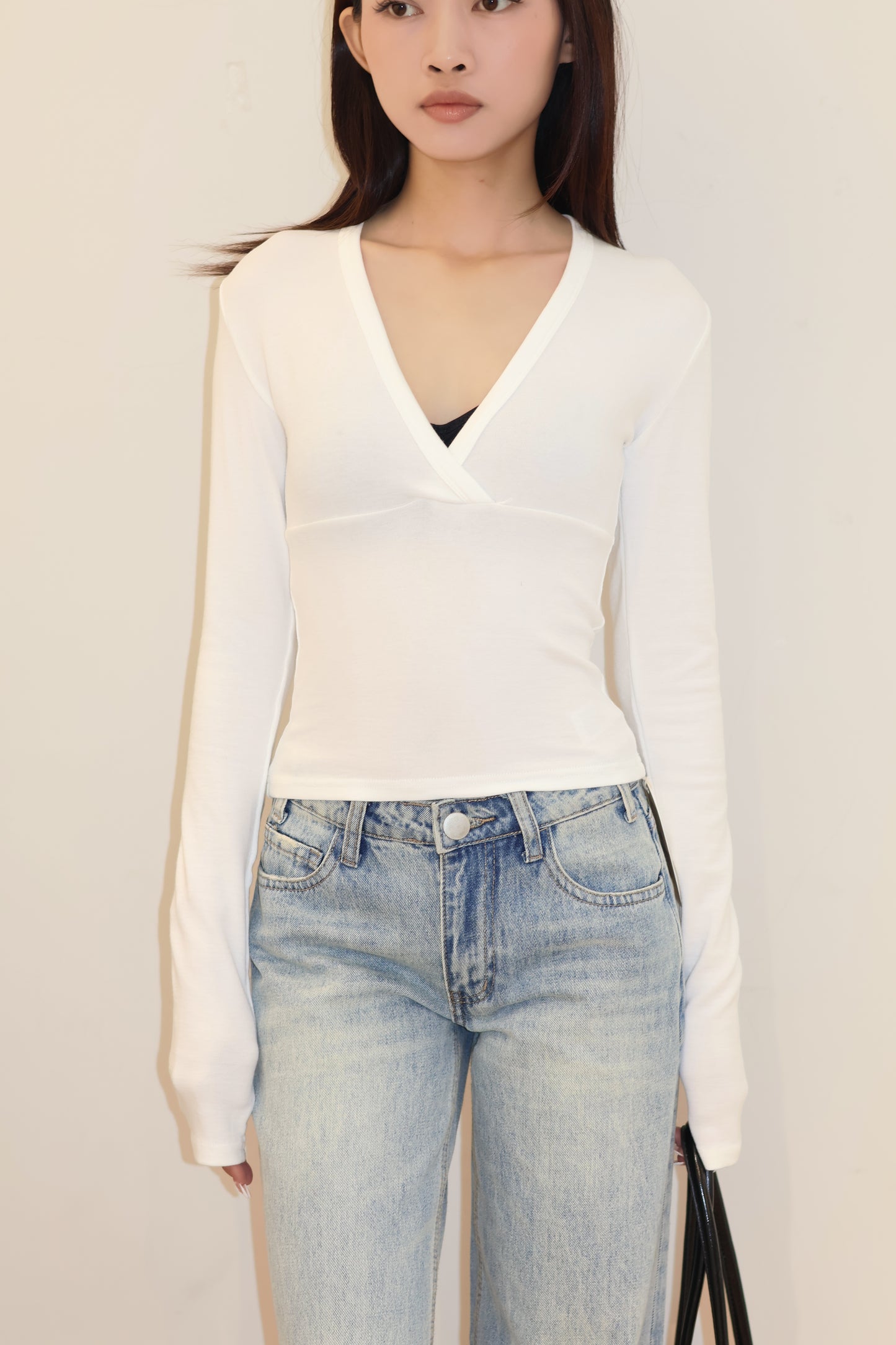 BASIC V NECK LONG SLEEVE TOP