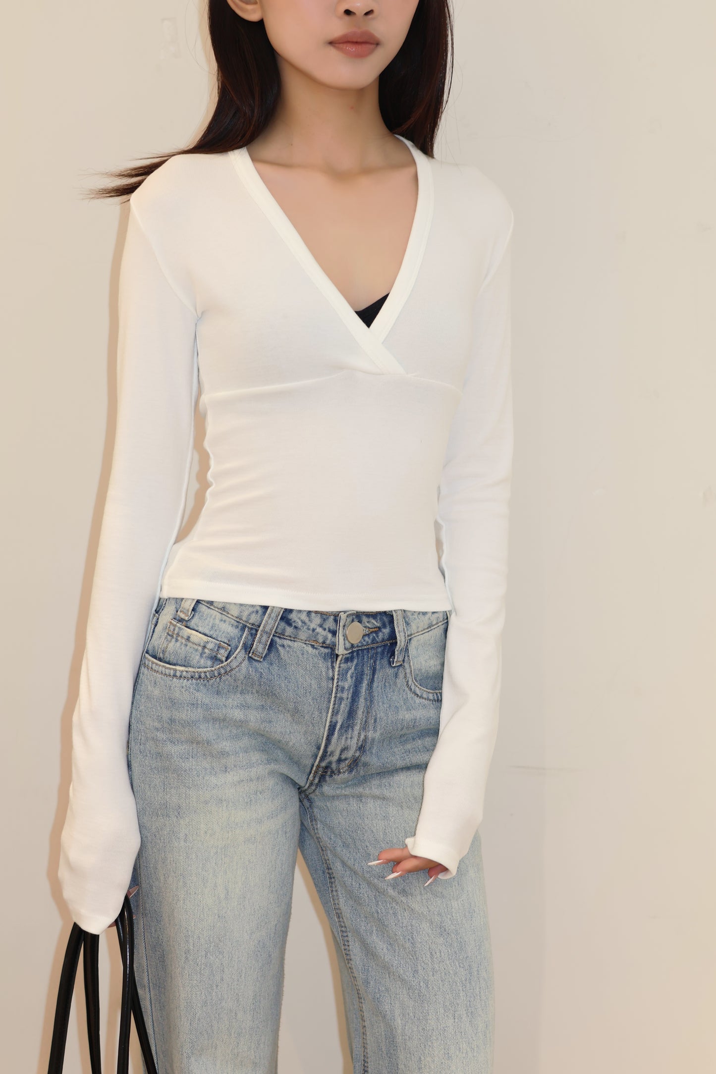 BASIC V NECK LONG SLEEVE TOP