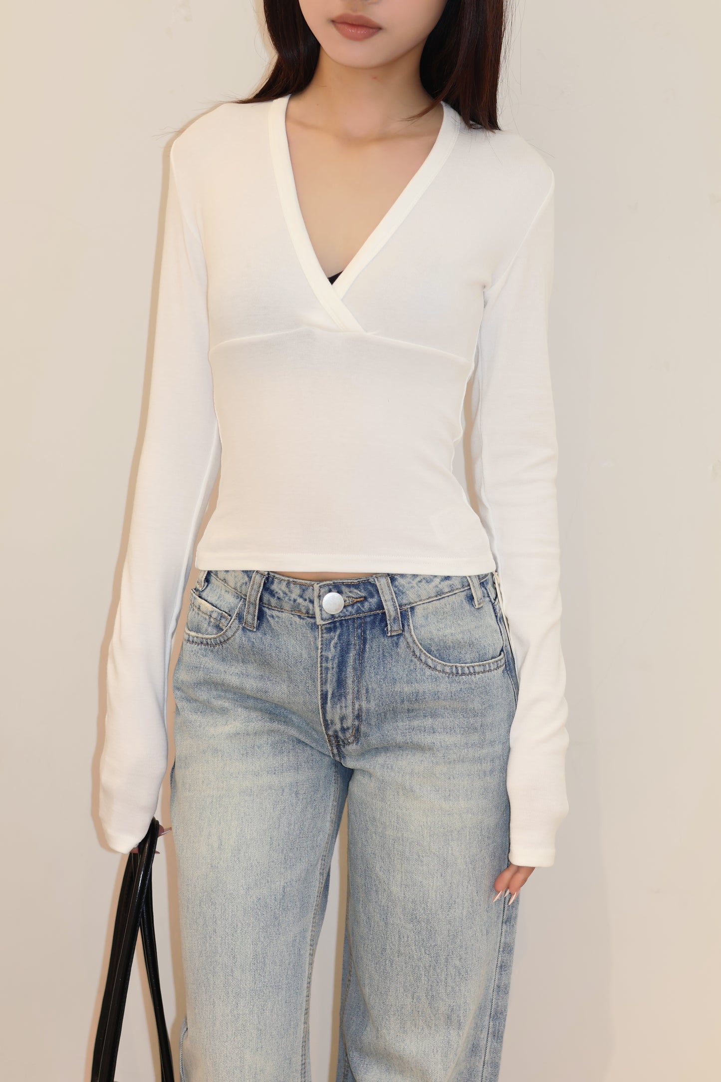 BASIC V NECK LONG SLEEVE TOP