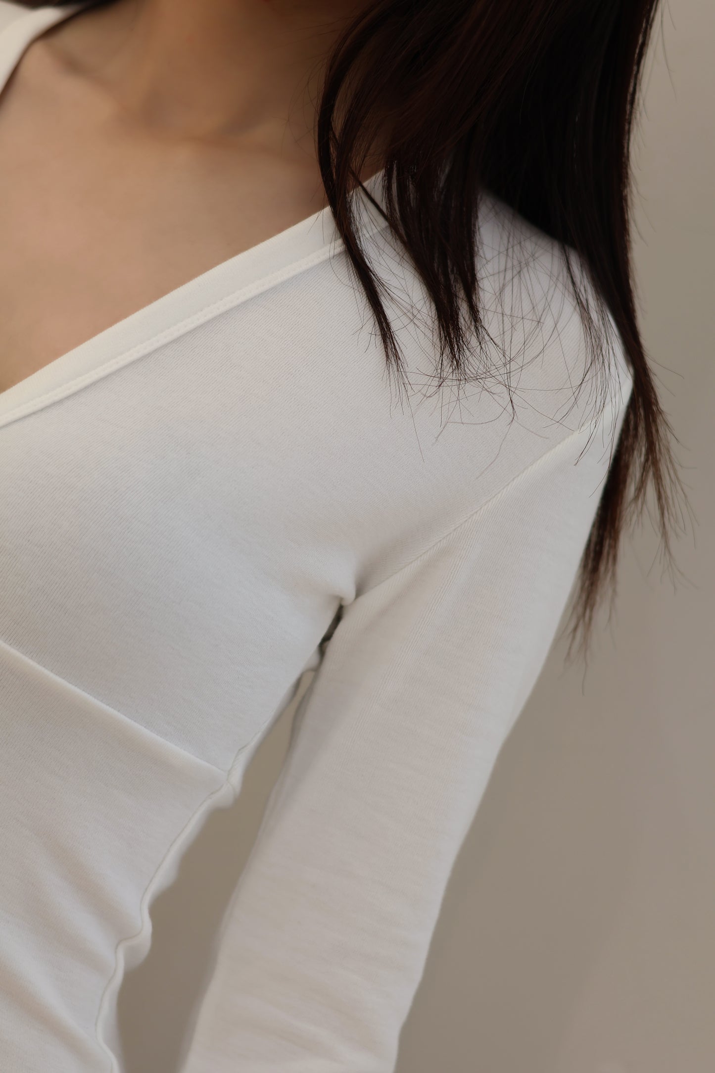 BASIC V NECK LONG SLEEVE TOP