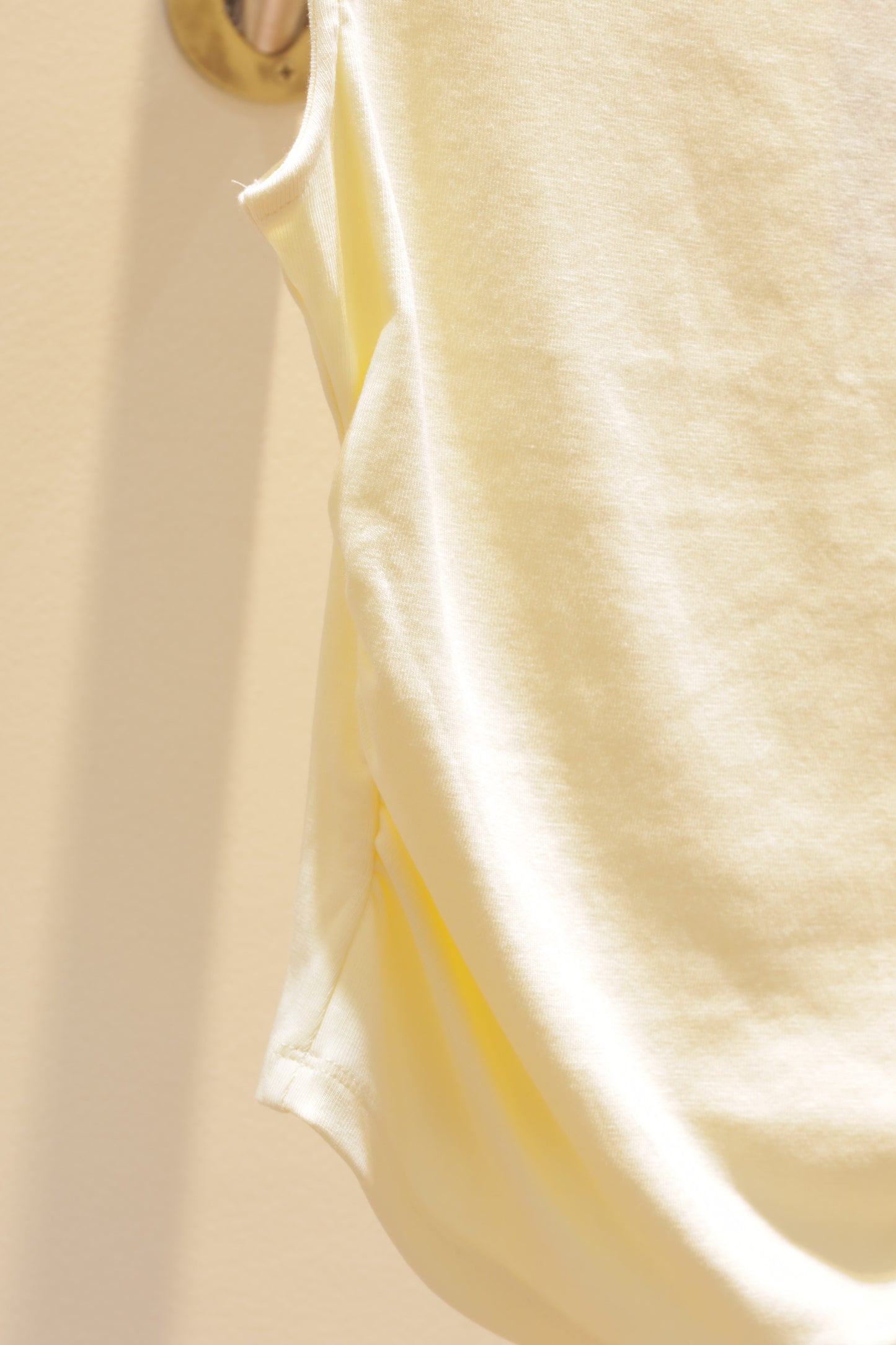 VR yellow top