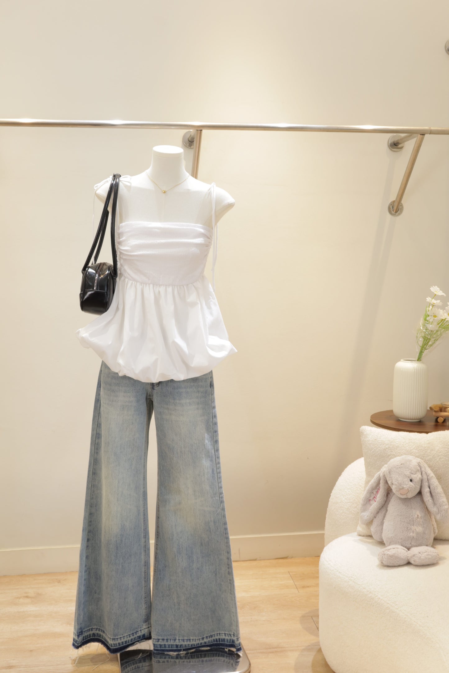 Side runched flowy top
