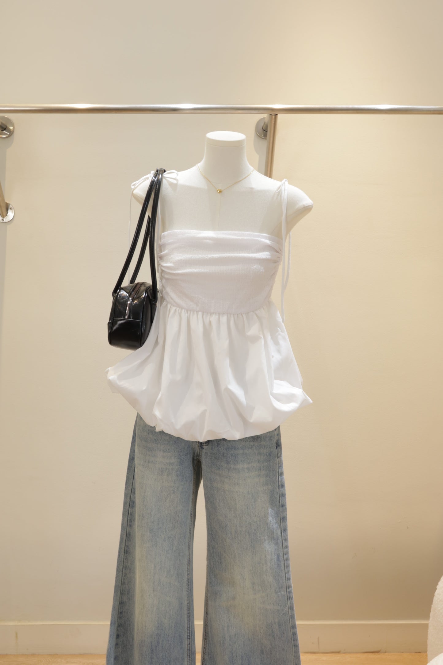 Side runched flowy top