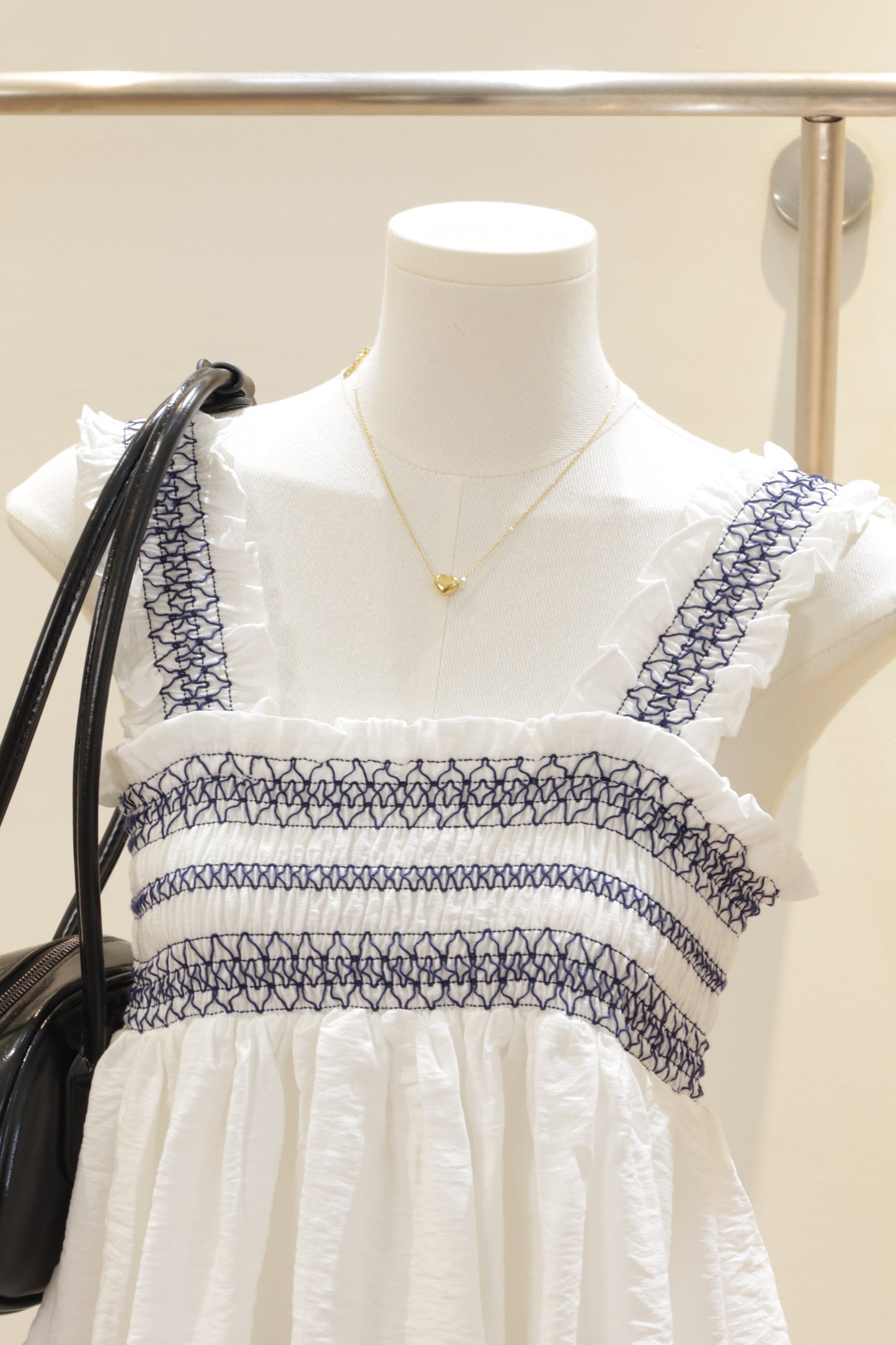 Zigzag design flowy top