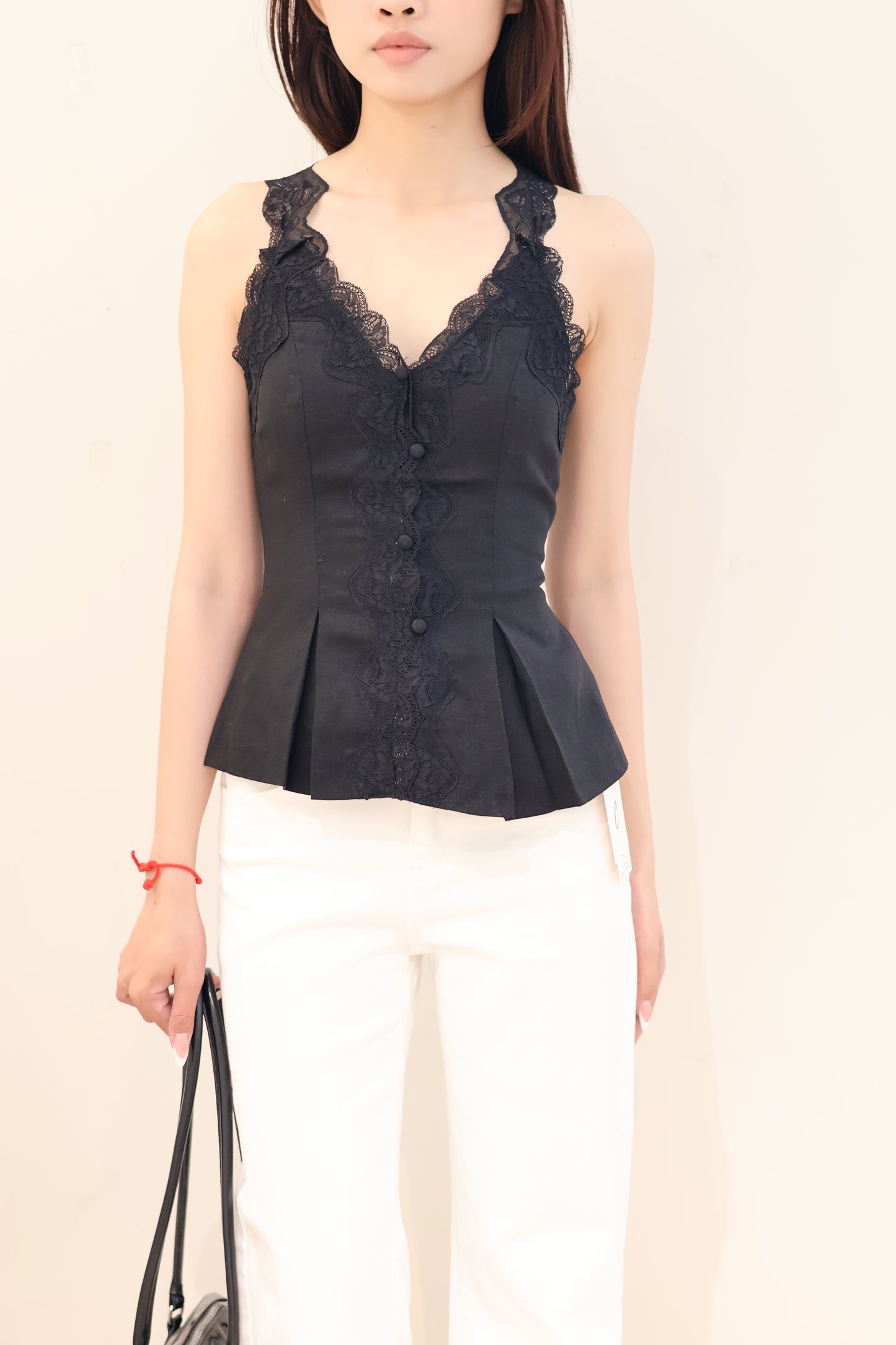 FLOWY LACE V CUT TOP