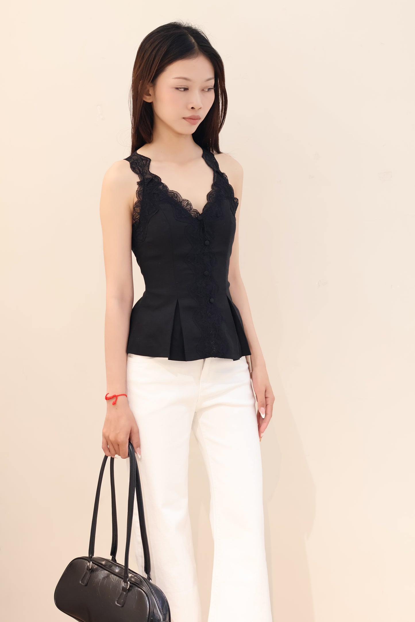 FLOWY LACE V CUT TOP