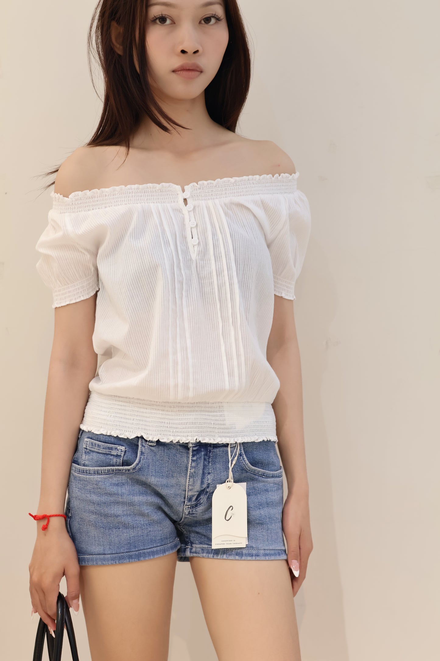 SUBDUED BOAT NECK SHIRT