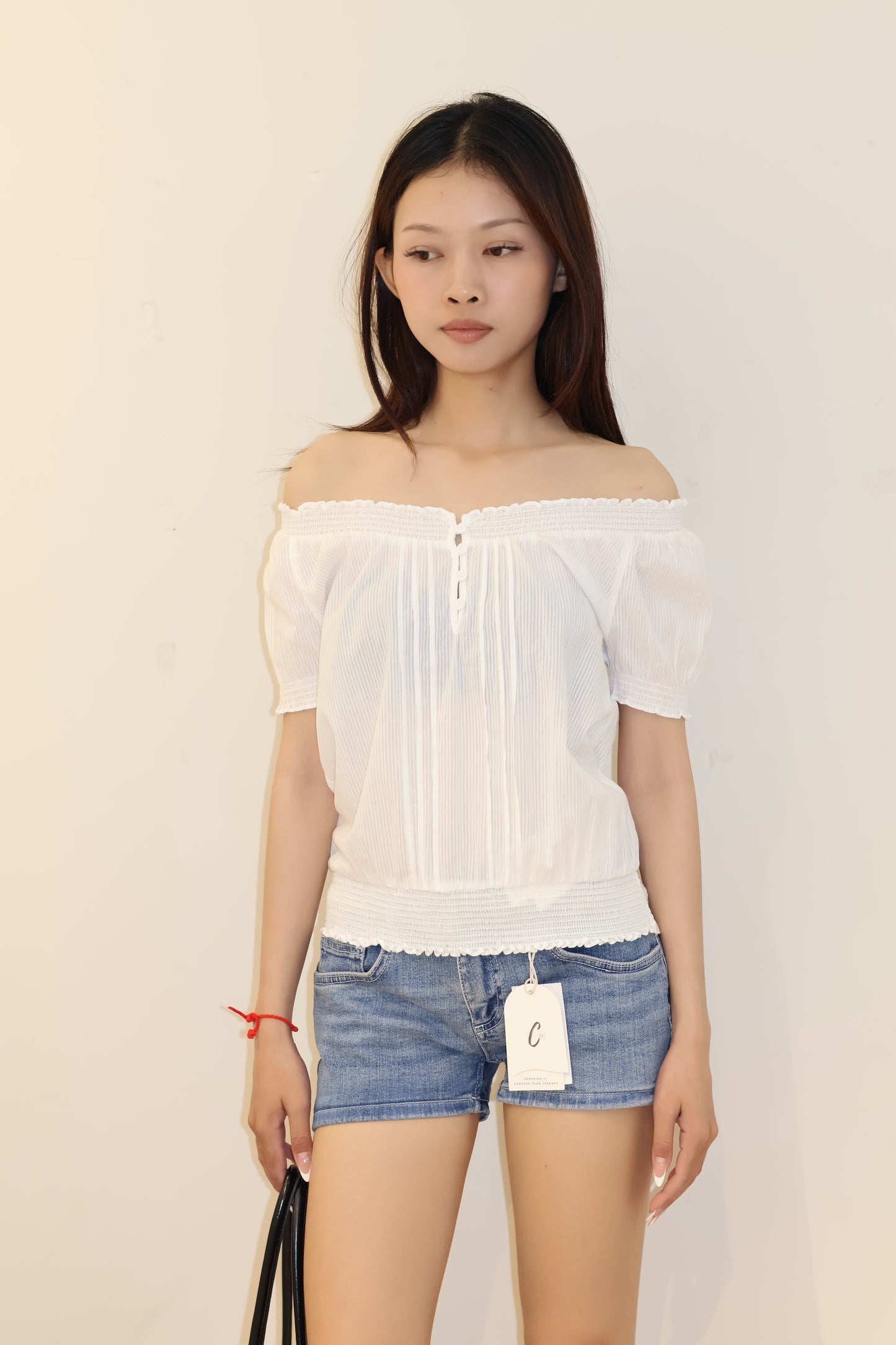 SUBDUED BOAT NECK SHIRT