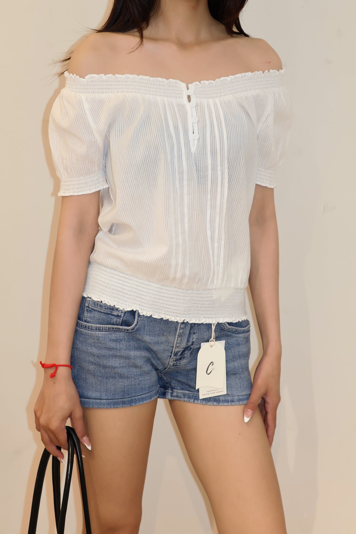 SUBDUED BOAT NECK SHIRT