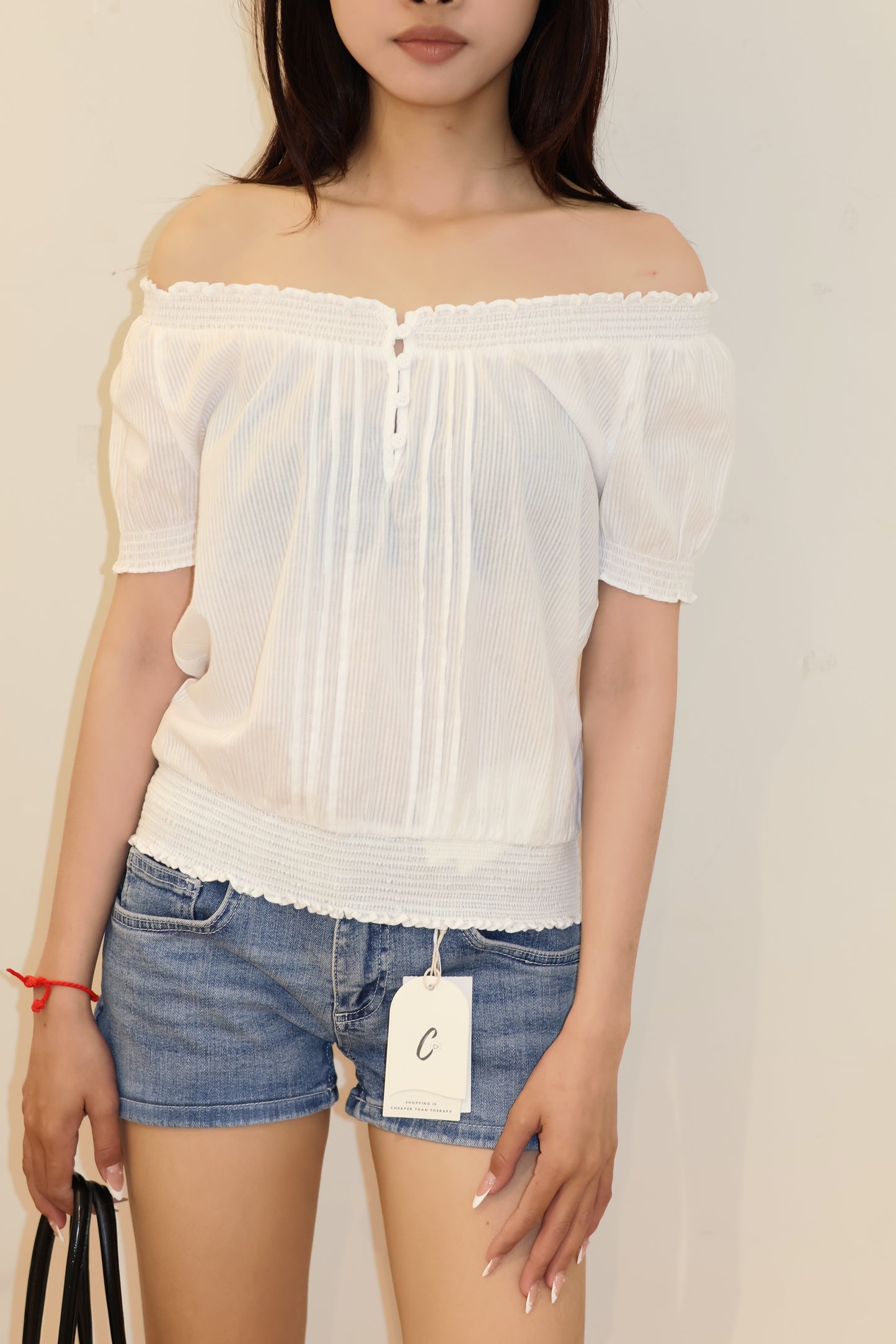 SUBDUED BOAT NECK SHIRT