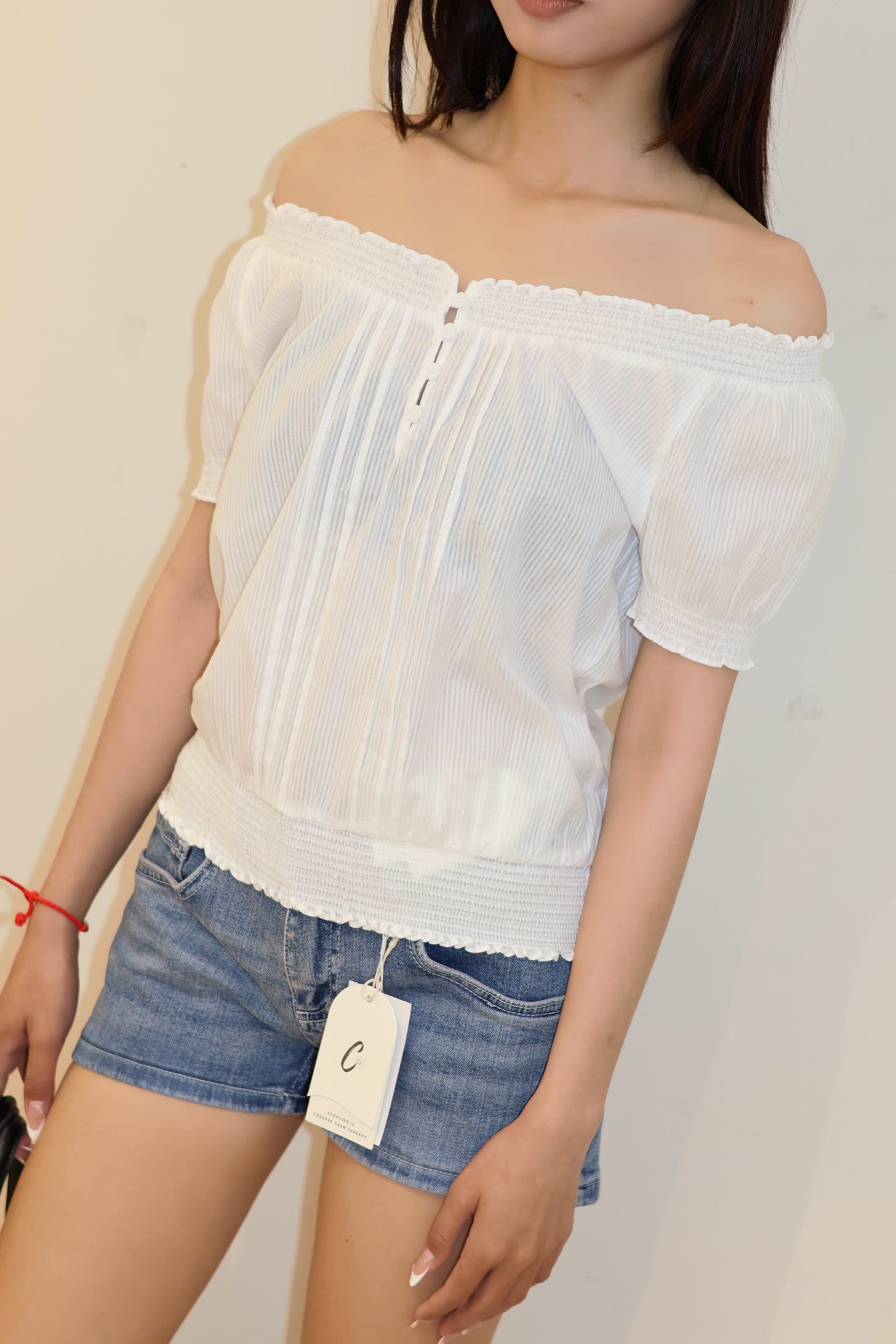 SUBDUED BOAT NECK SHIRT