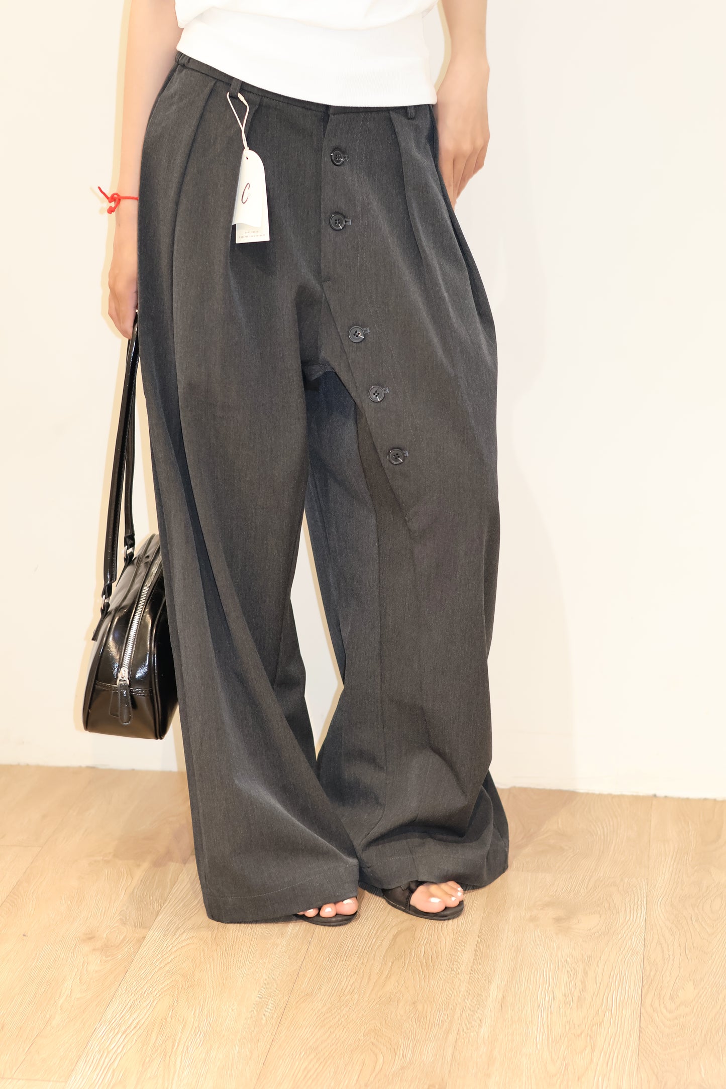 GRAY BUTTONS LINED TROUSERS