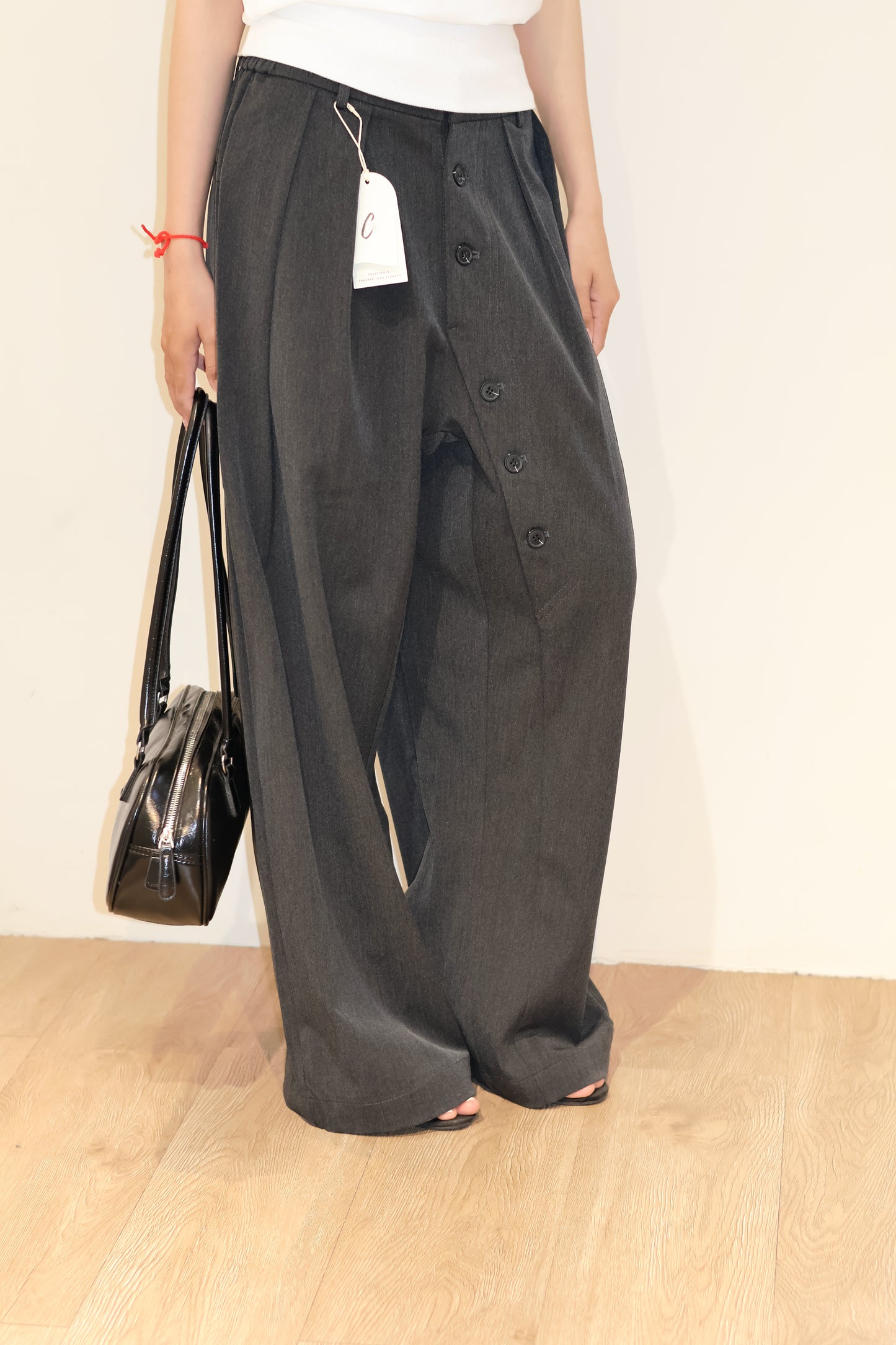 GRAY BUTTONS LINED TROUSERS