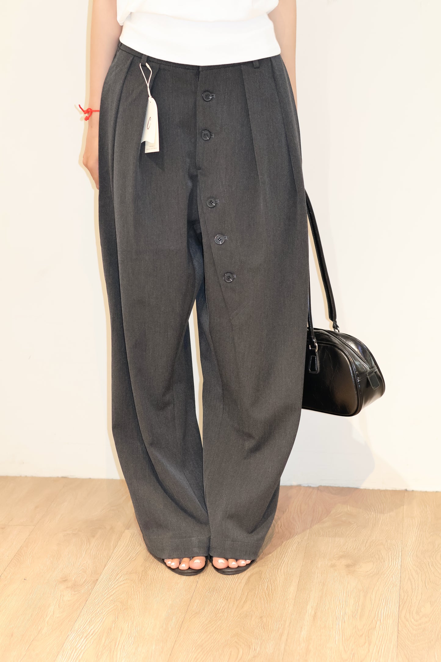 GRAY BUTTONS LINED TROUSERS