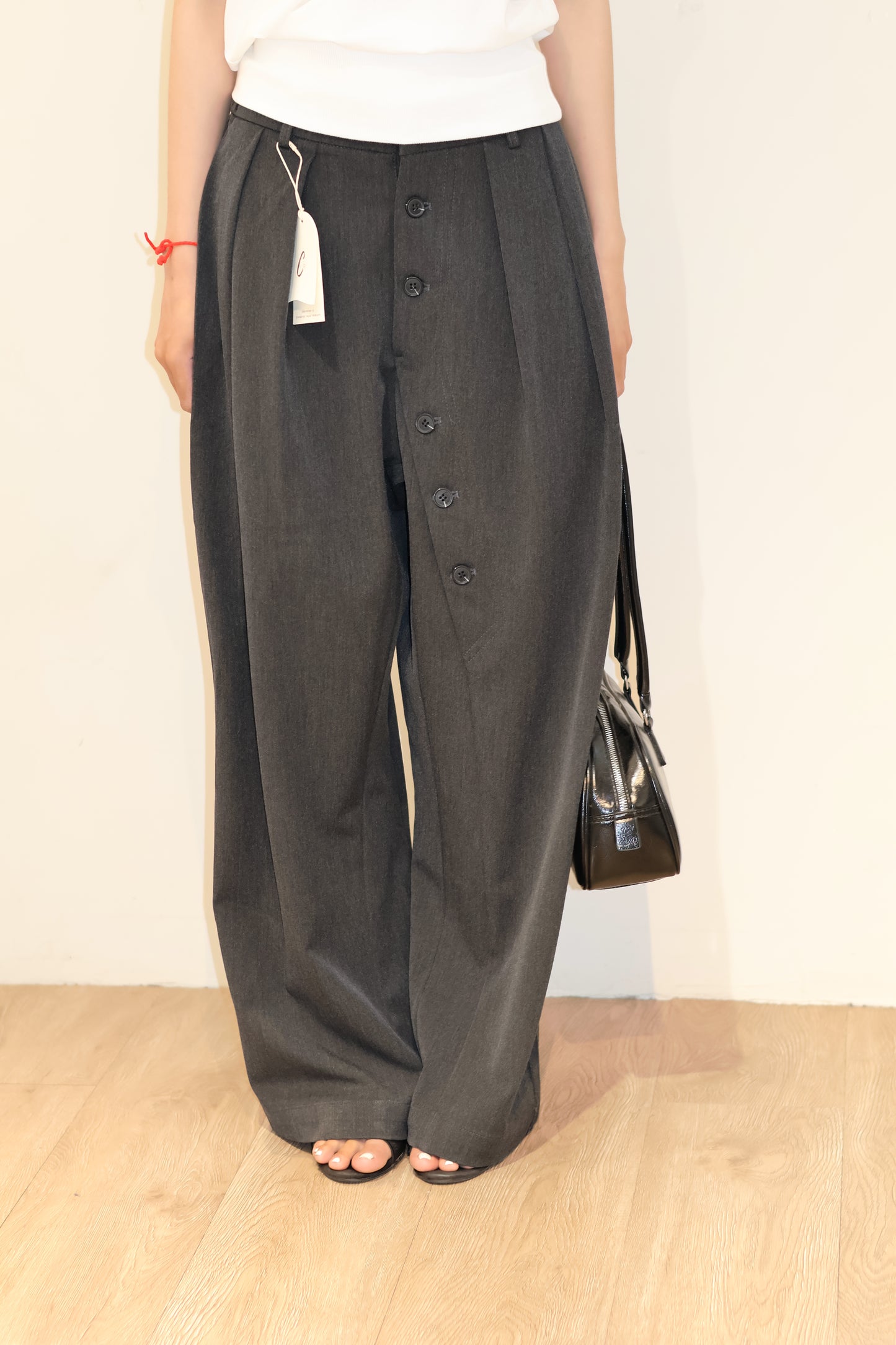 GRAY BUTTONS LINED TROUSERS