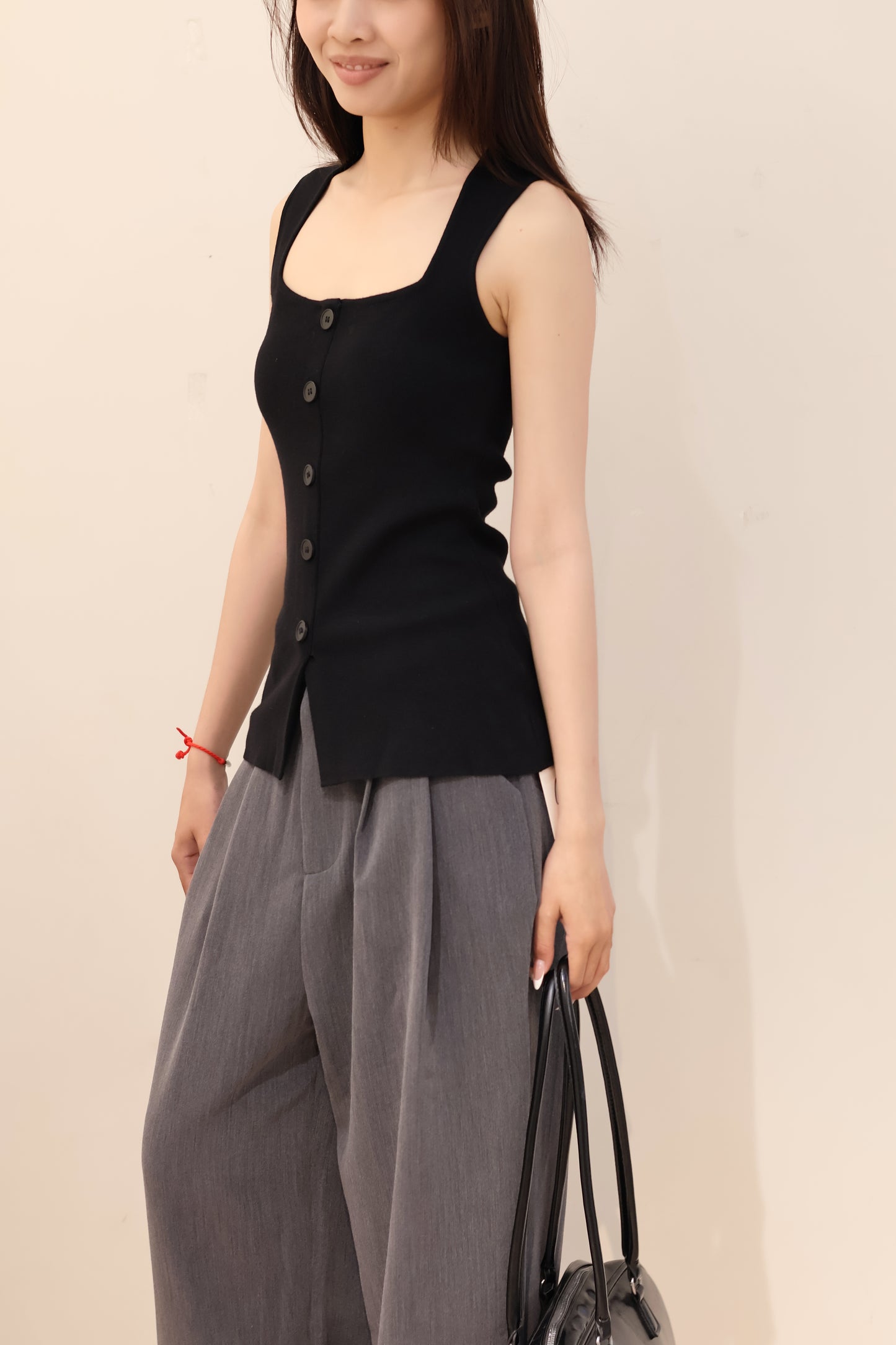 Square neck buttons tank top