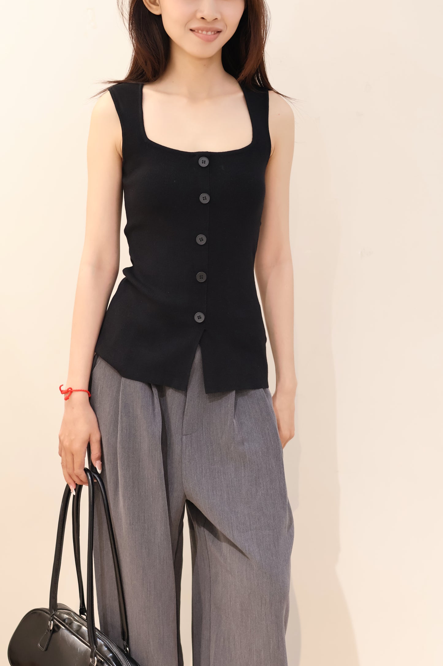 Square neck buttons tank top