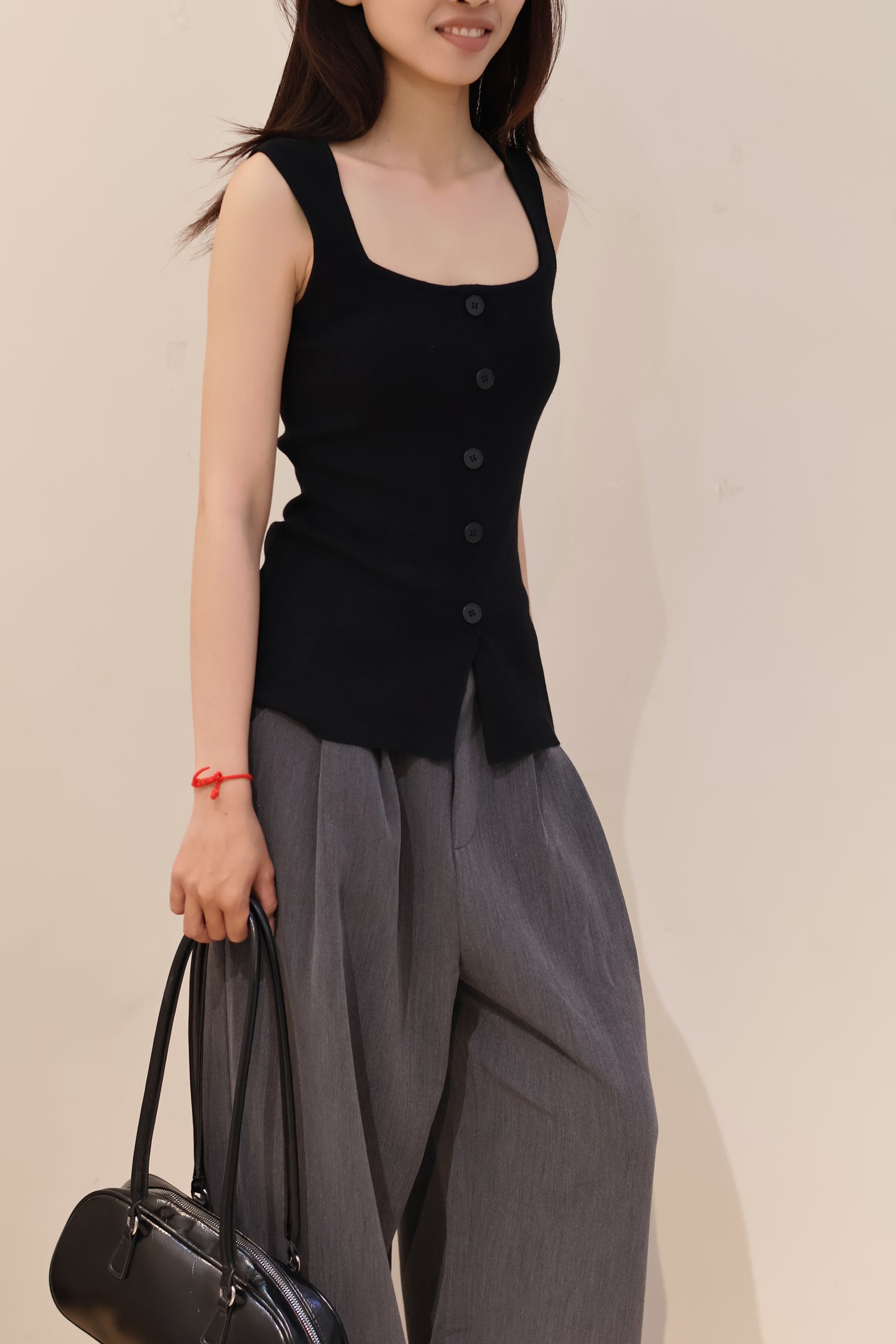 Square neck buttons tank top
