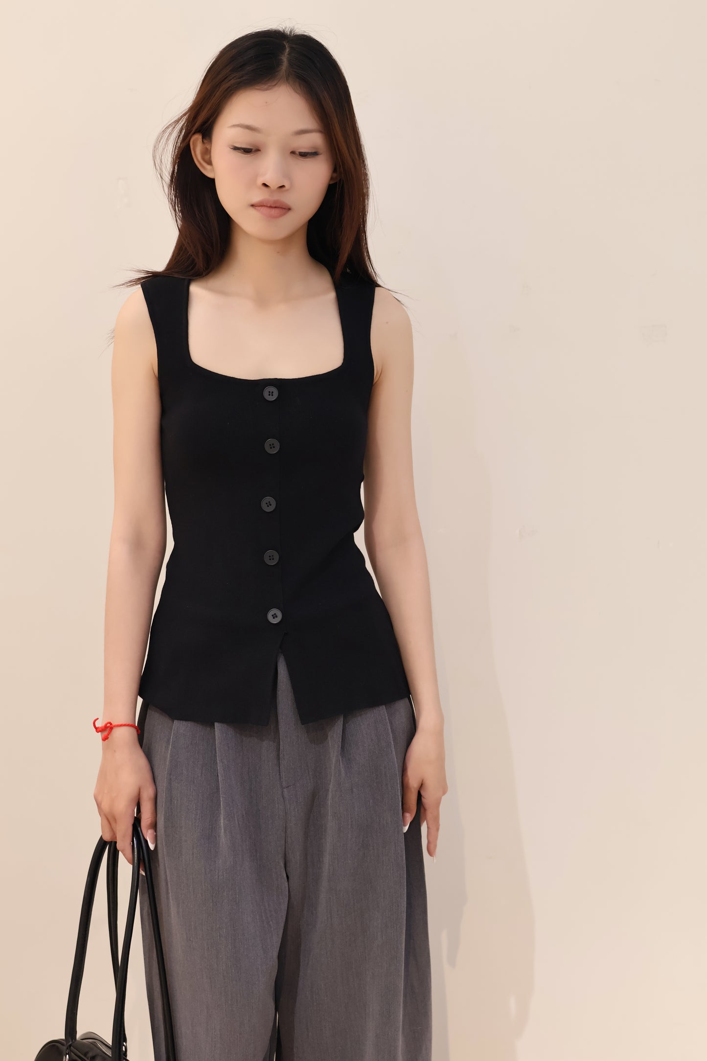 Square neck buttons tank top