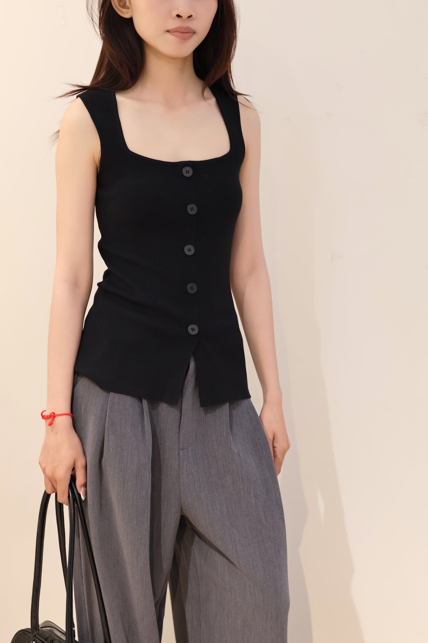 Square neck buttons tank top
