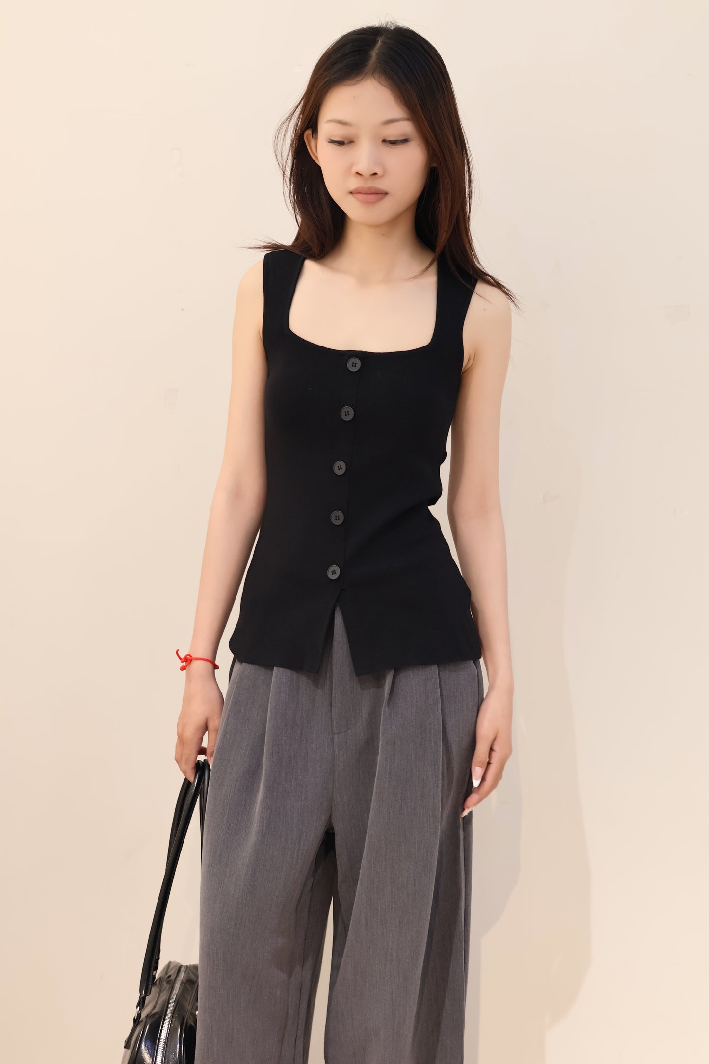 Square neck buttons tank top