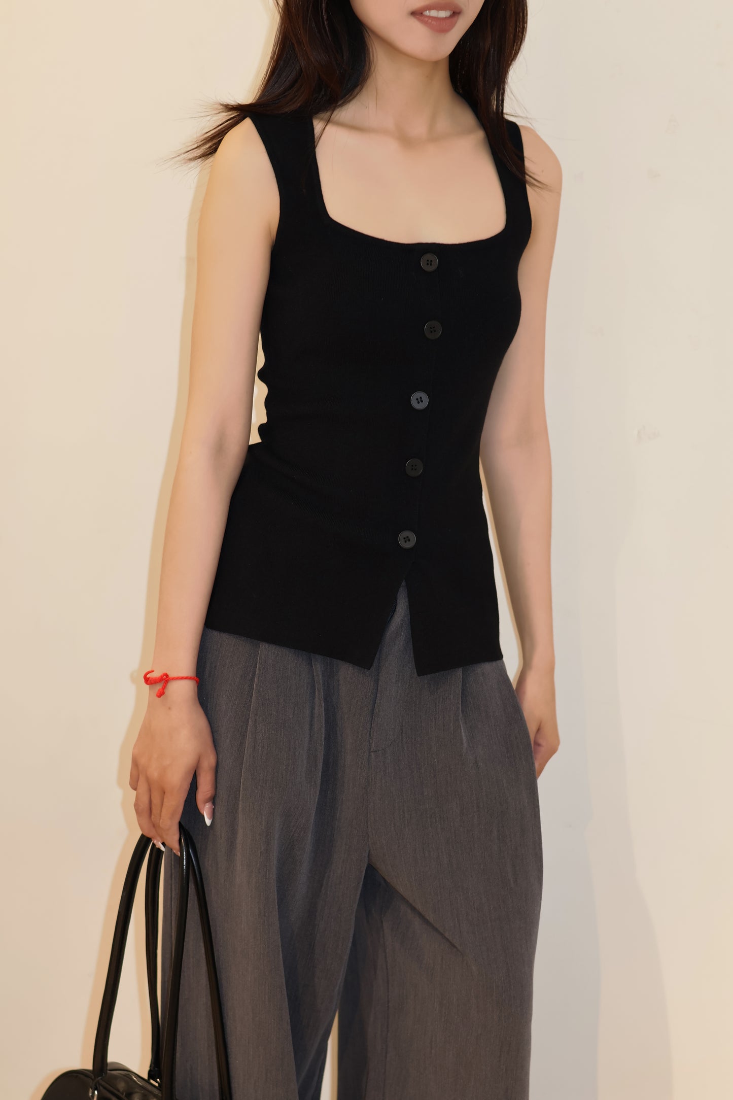Square neck buttons tank top