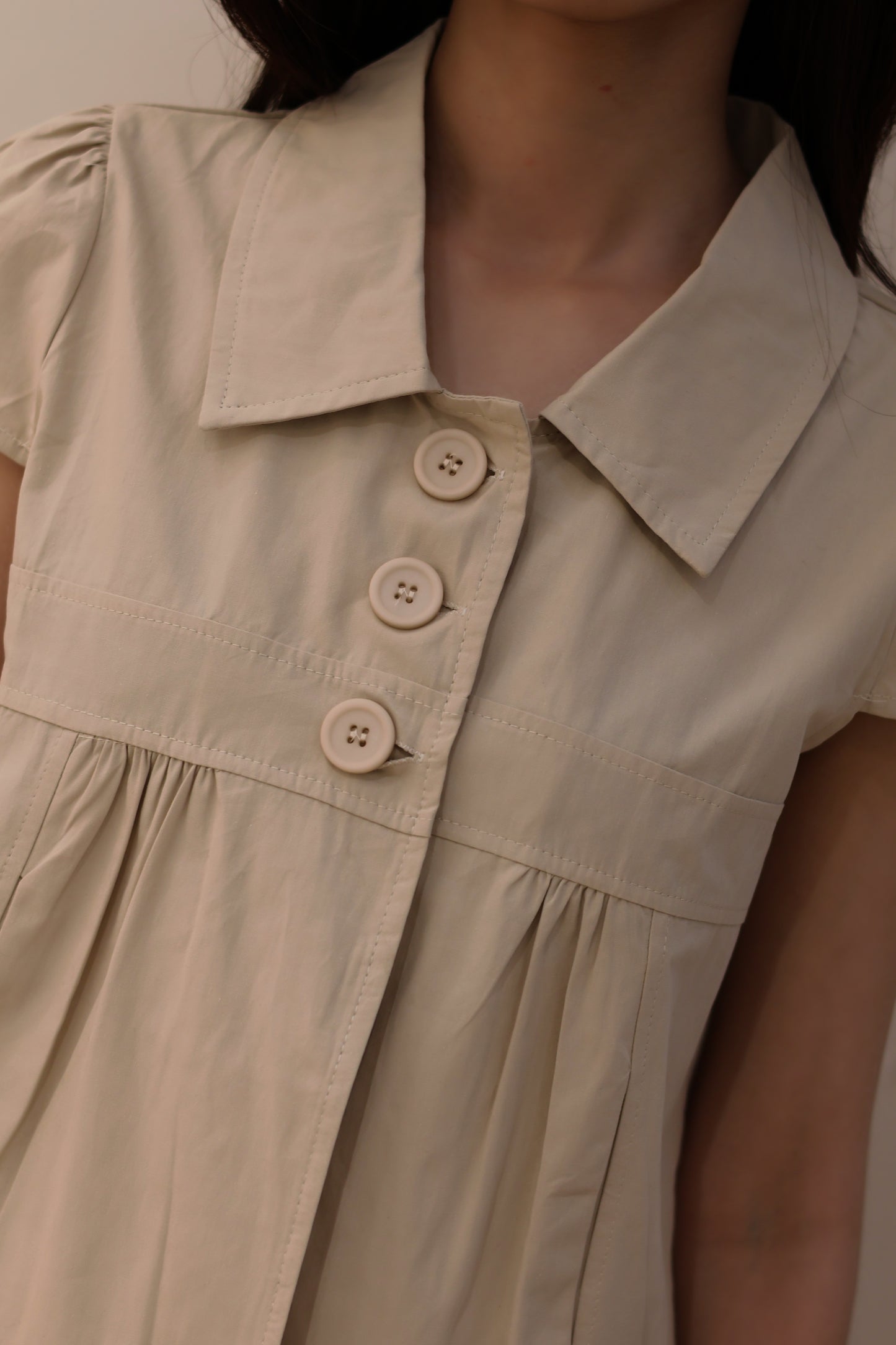 TWO BUTTONS SHORT SLEEVE BLOUSE