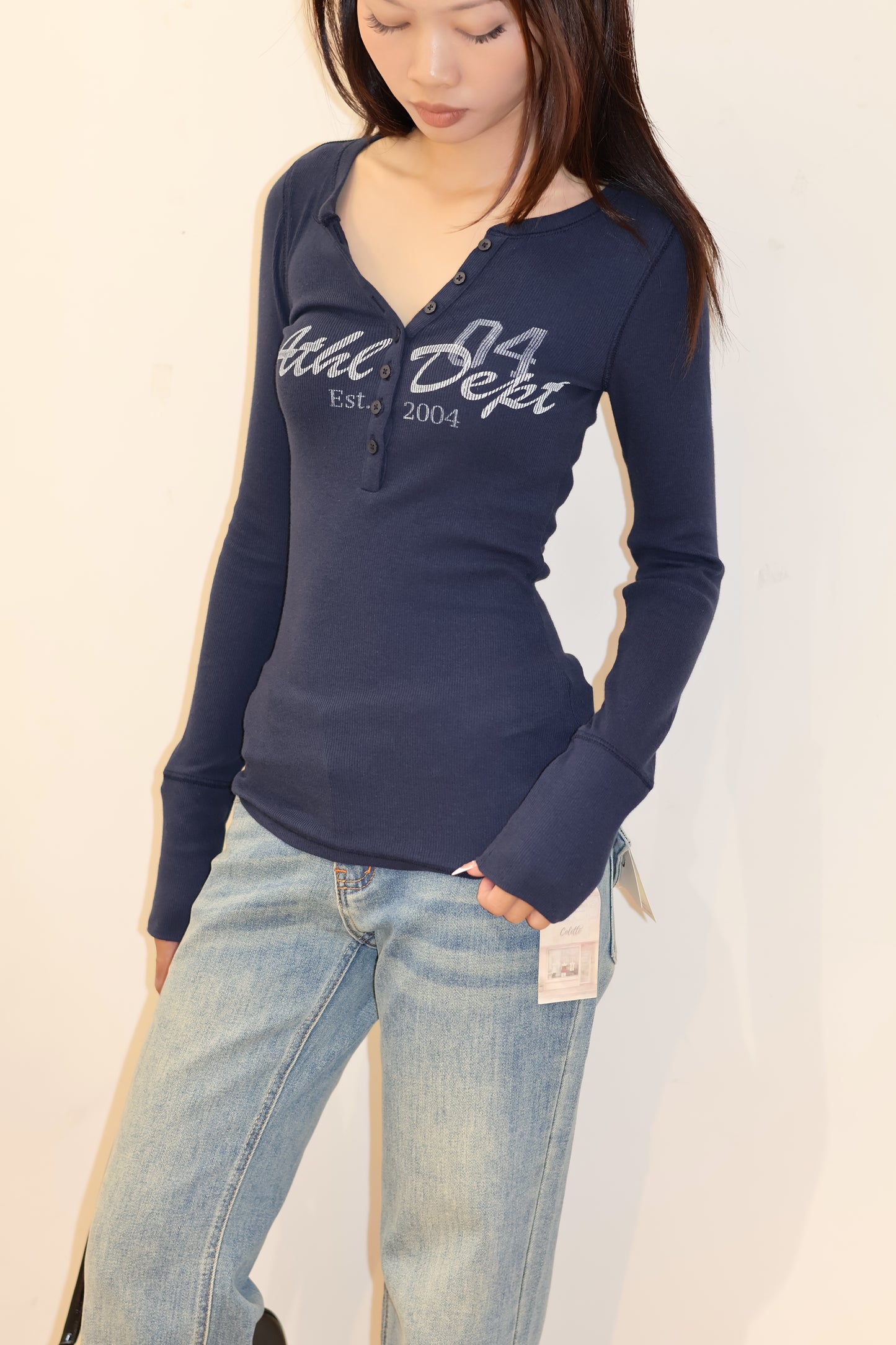 HOLLISTER NAVY LONG SLEEVE