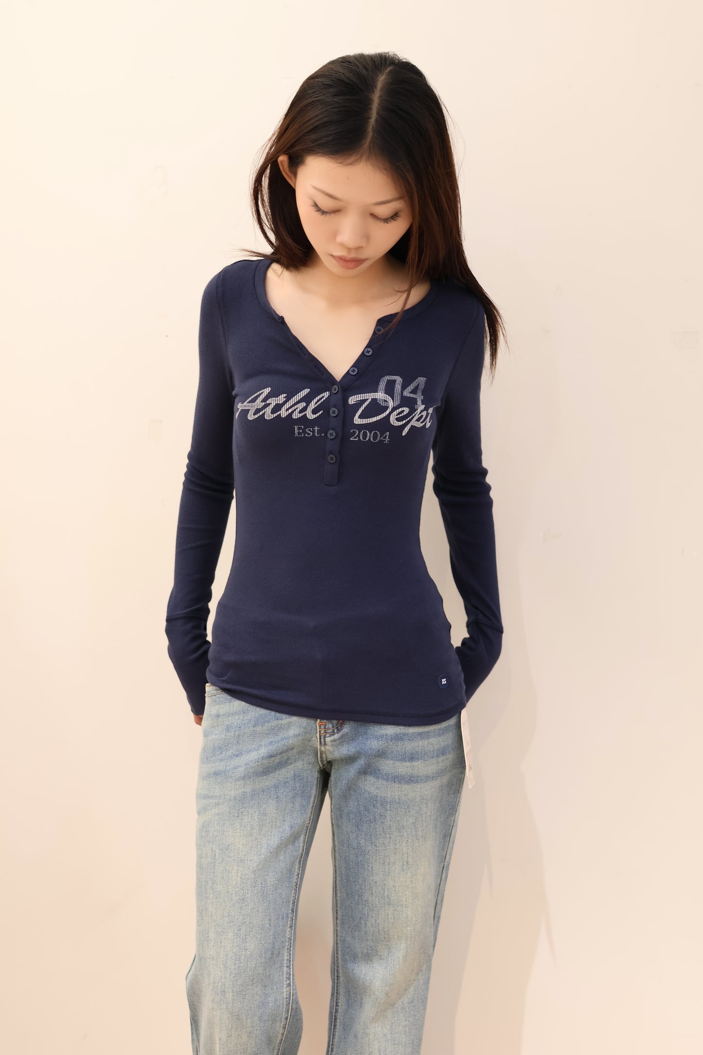 HOLLISTER NAVY LONG SLEEVE