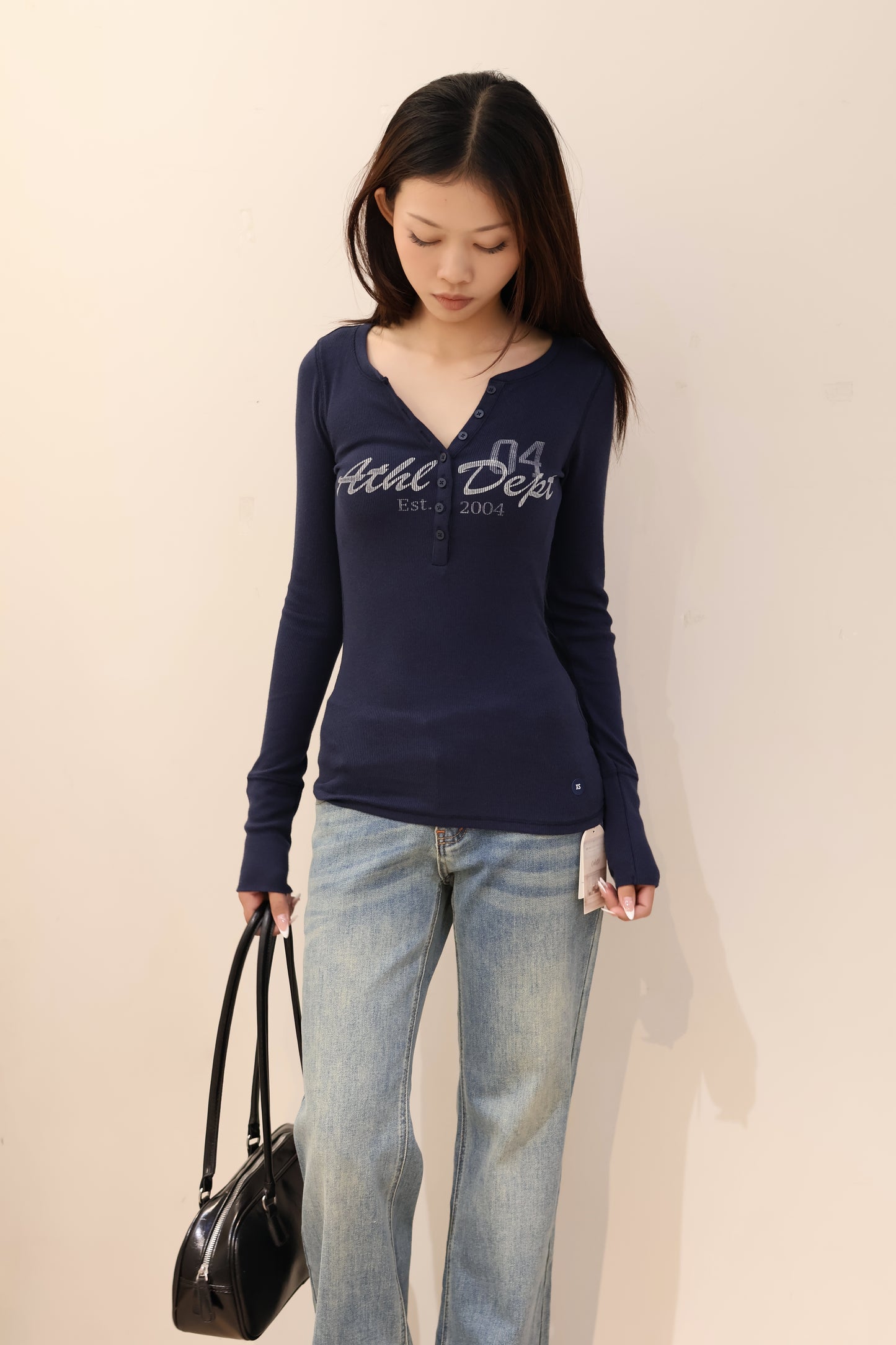 HOLLISTER NAVY LONG SLEEVE