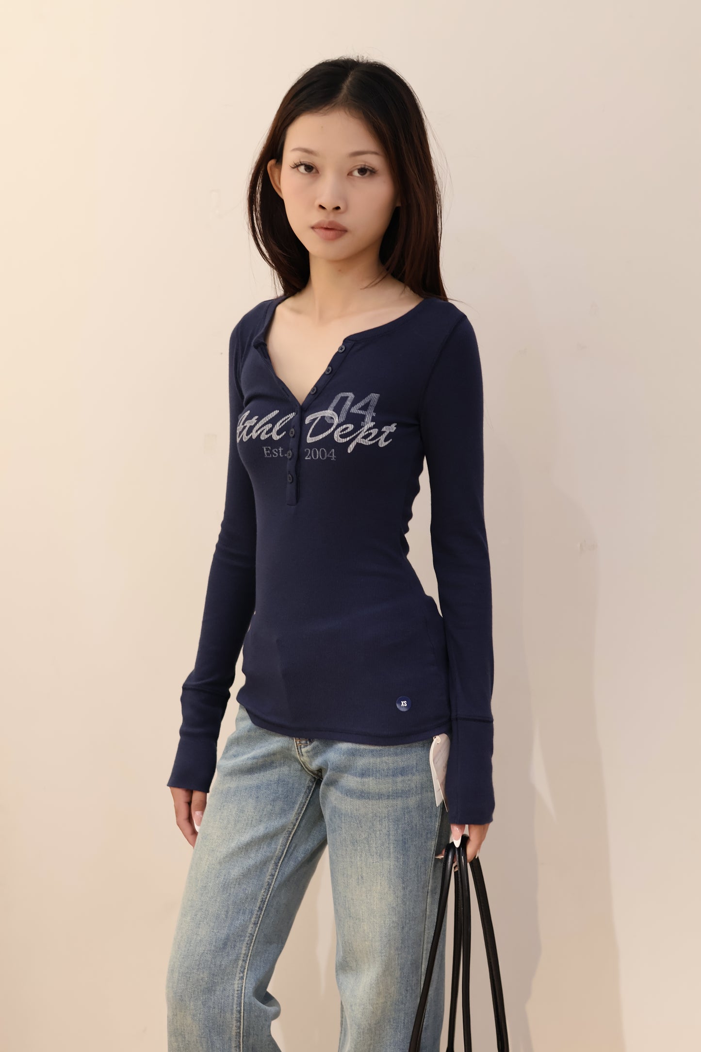 HOLLISTER NAVY LONG SLEEVE