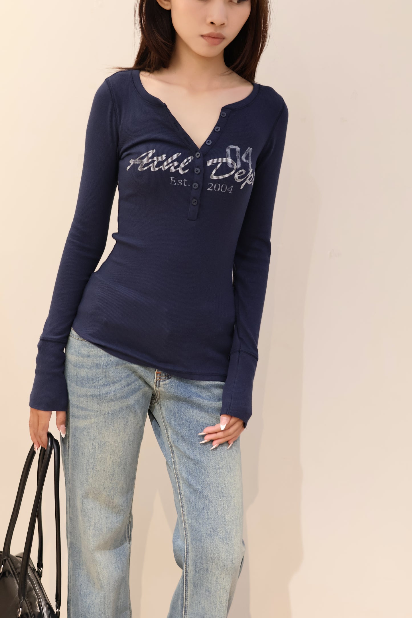 HOLLISTER NAVY LONG SLEEVE