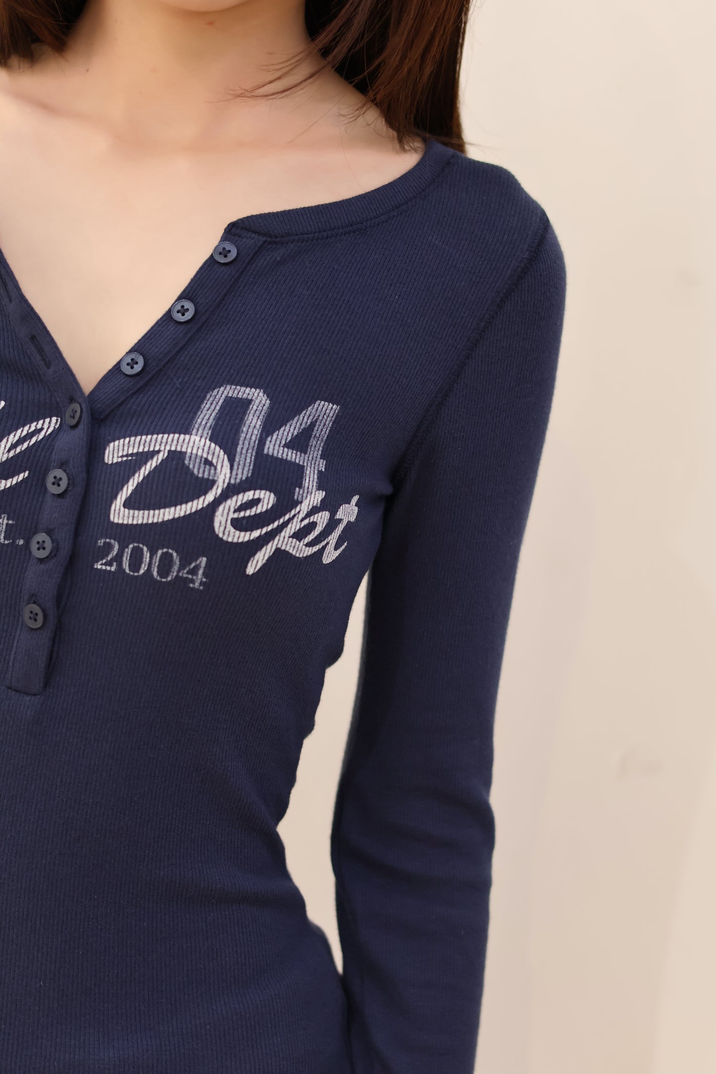 HOLLISTER NAVY LONG SLEEVE