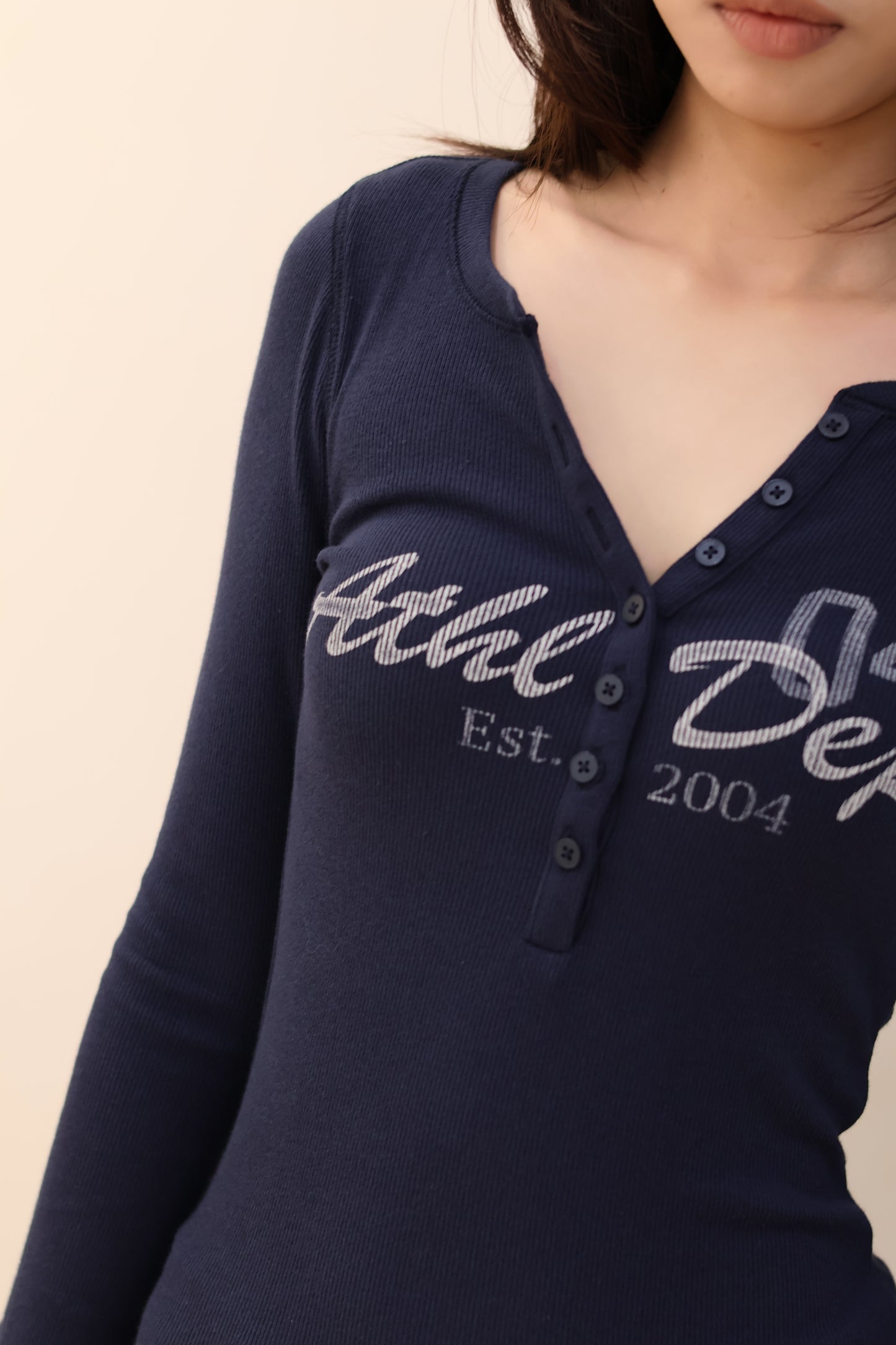 HOLLISTER NAVY LONG SLEEVE