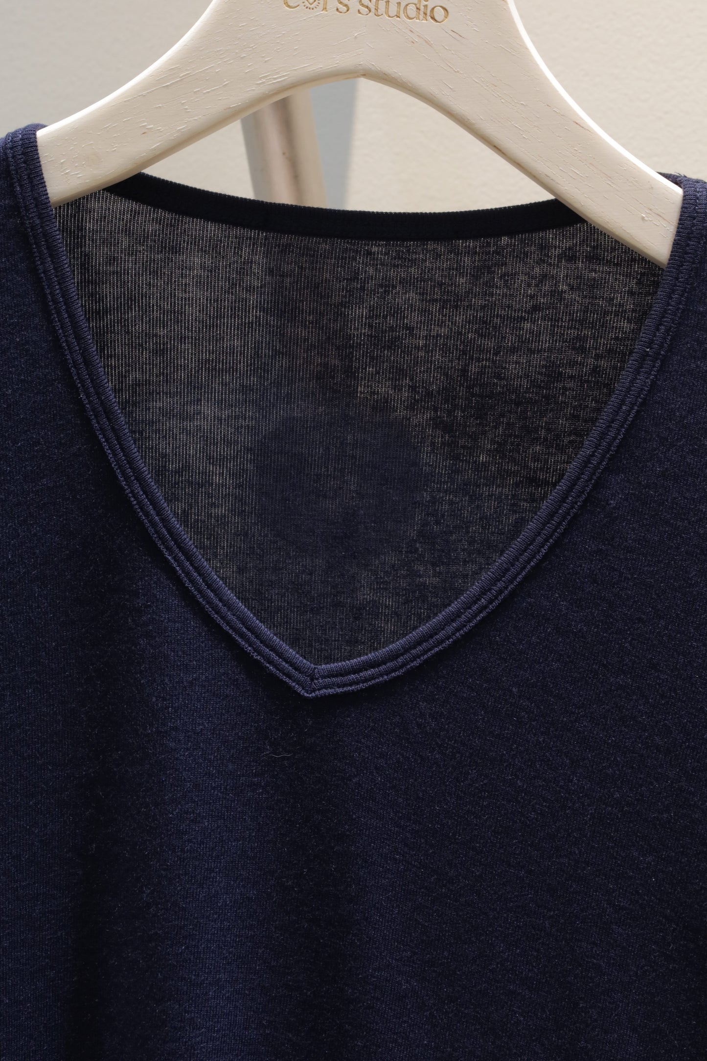 Navy basic v neck top