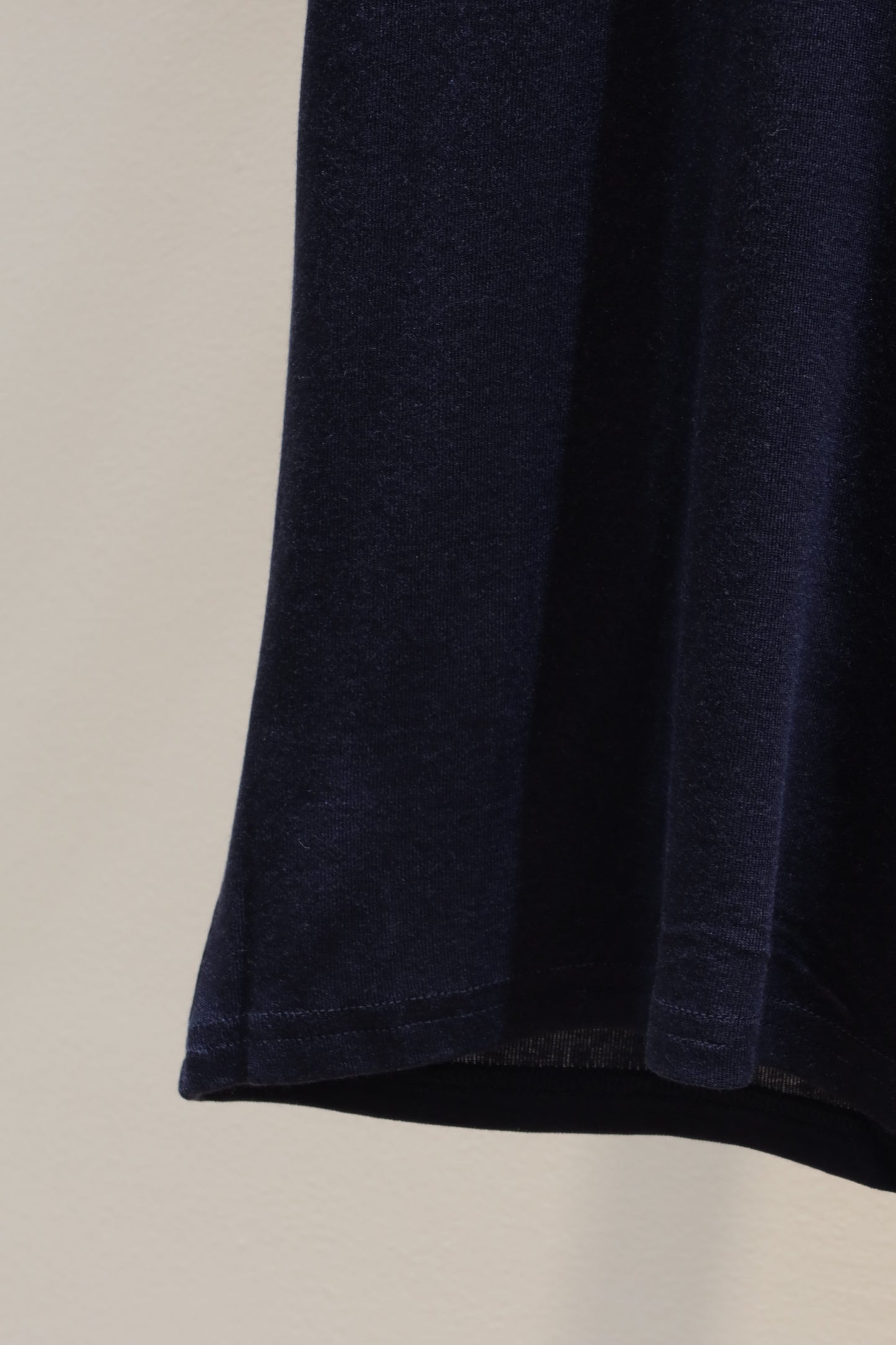Navy basic v neck top