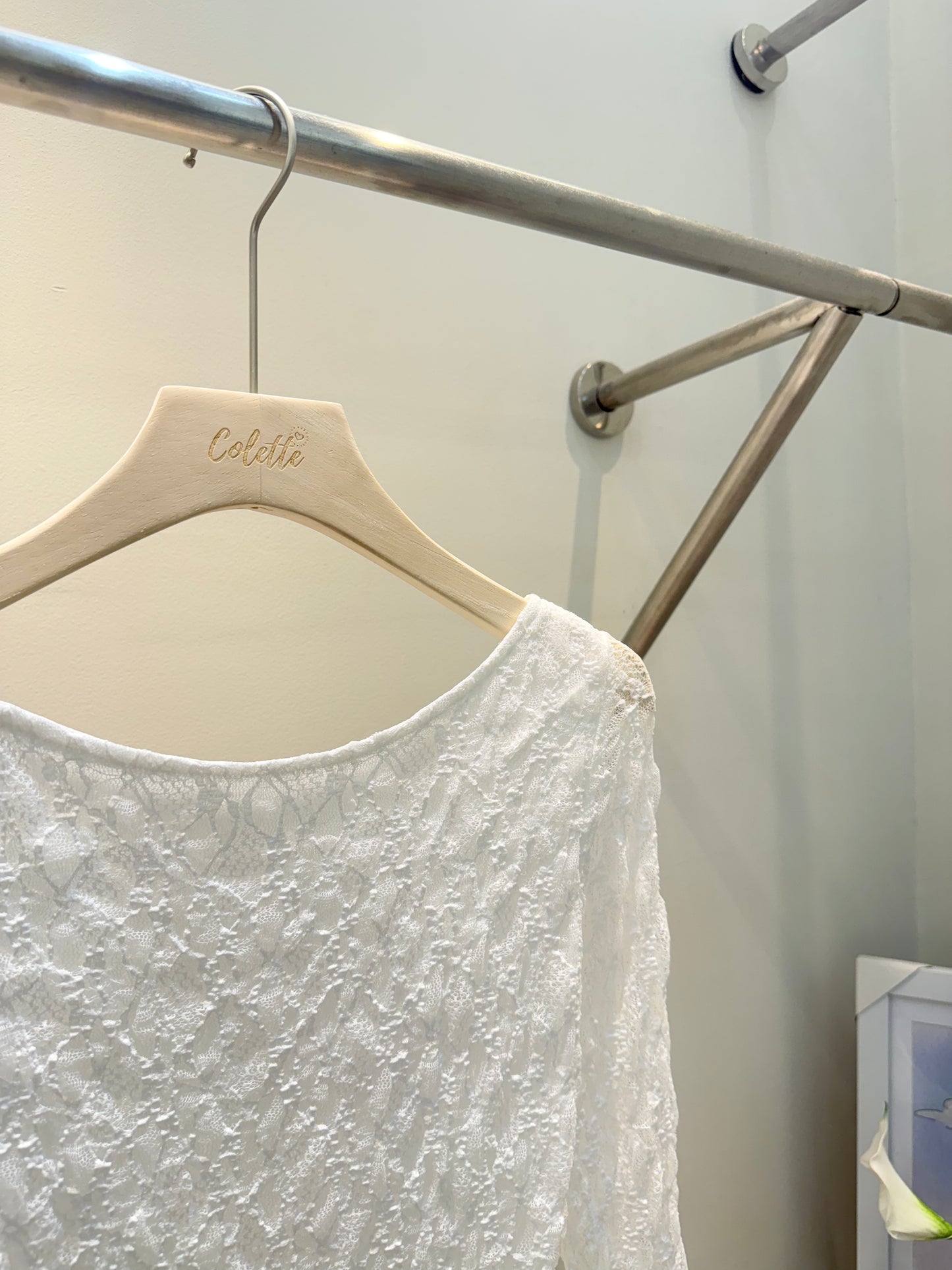 white lace backless long sleeve