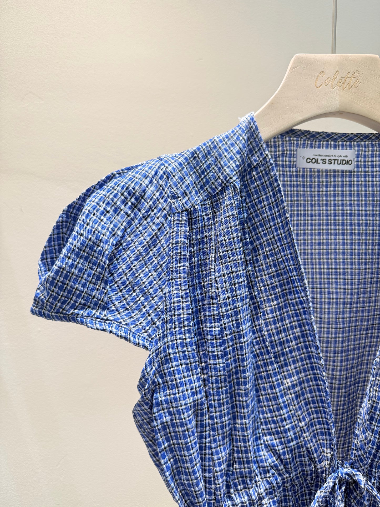 Short sleeve blue plaid top