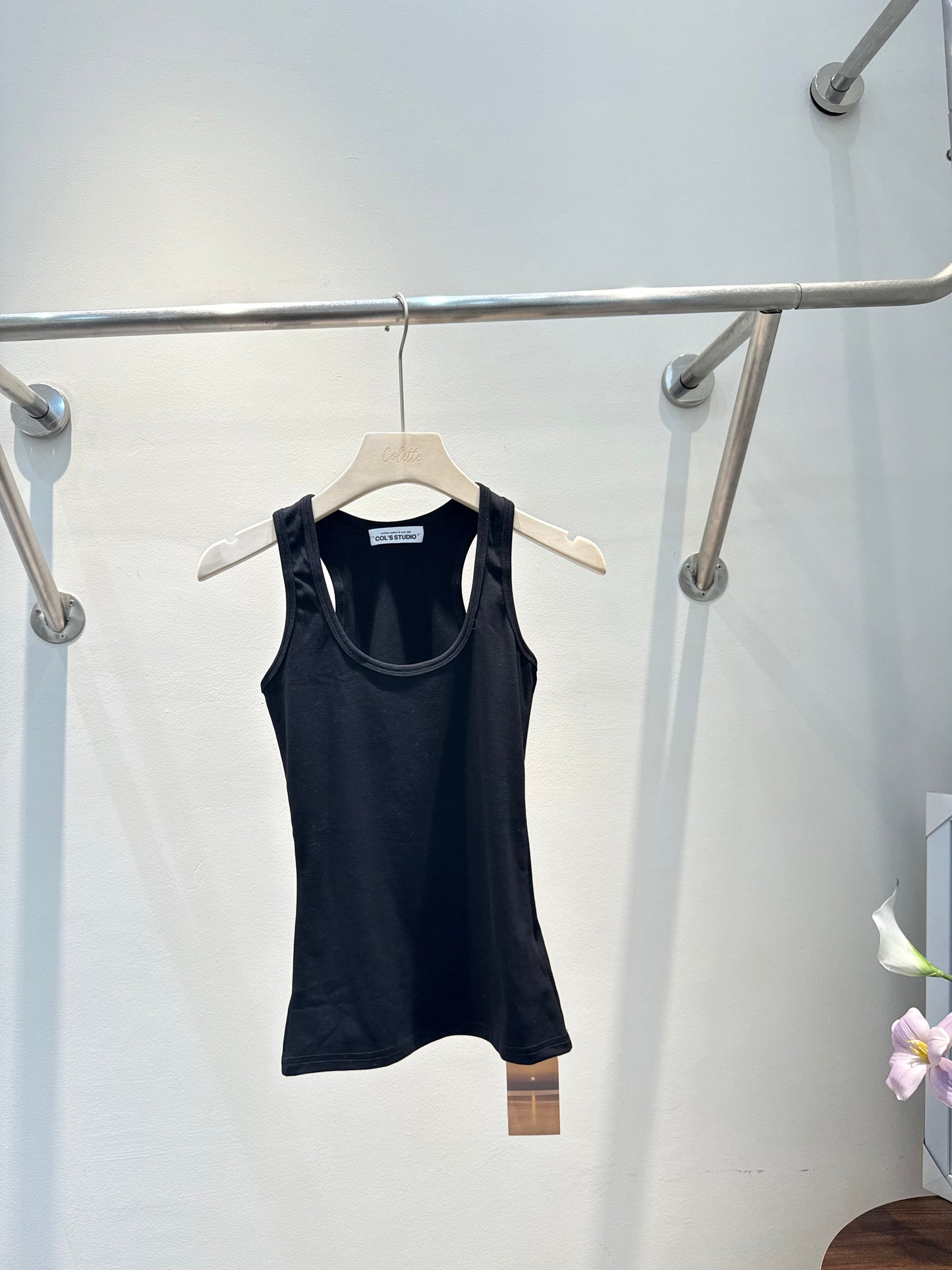 U-neck tank top