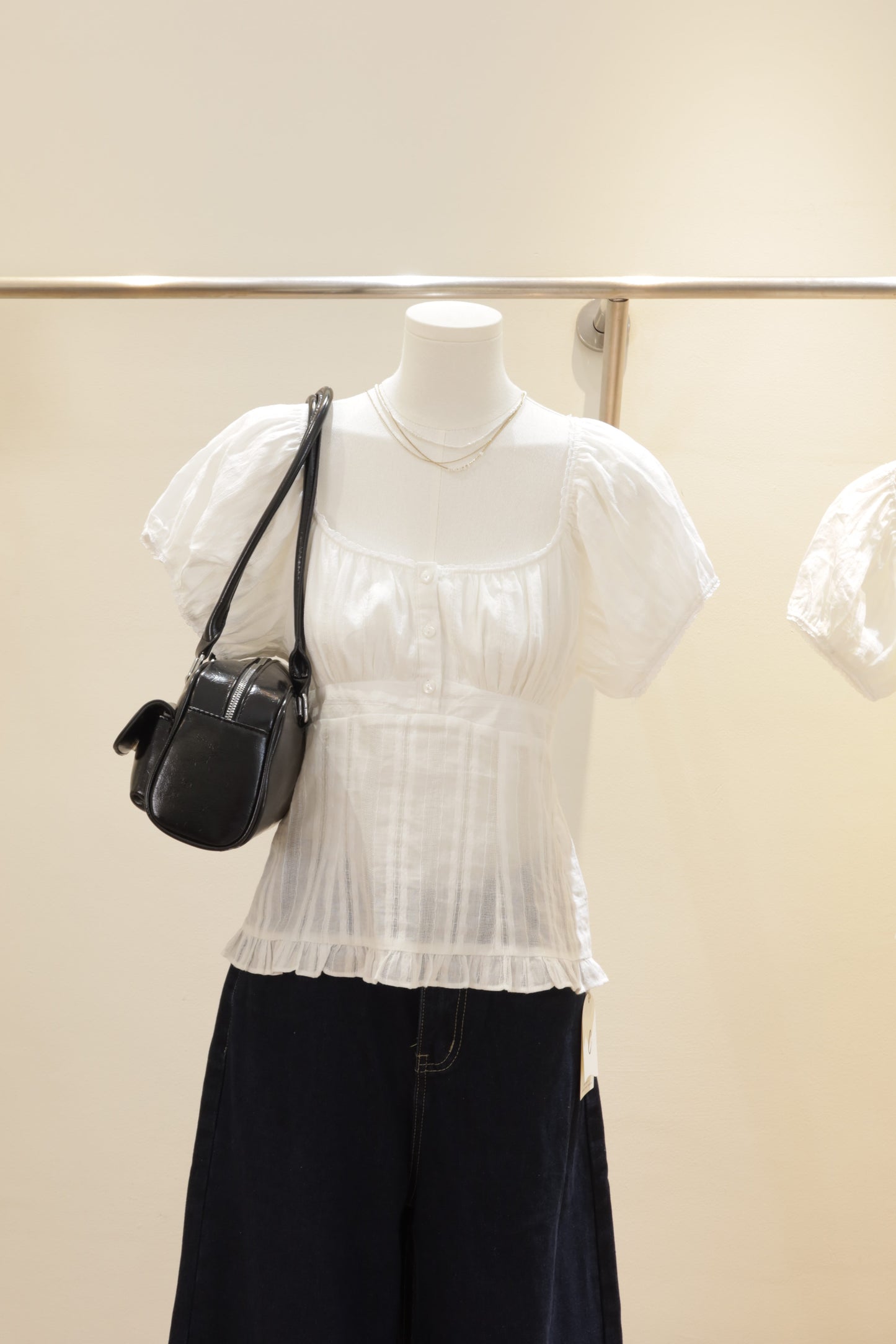 Puffy sleeves flowy top
