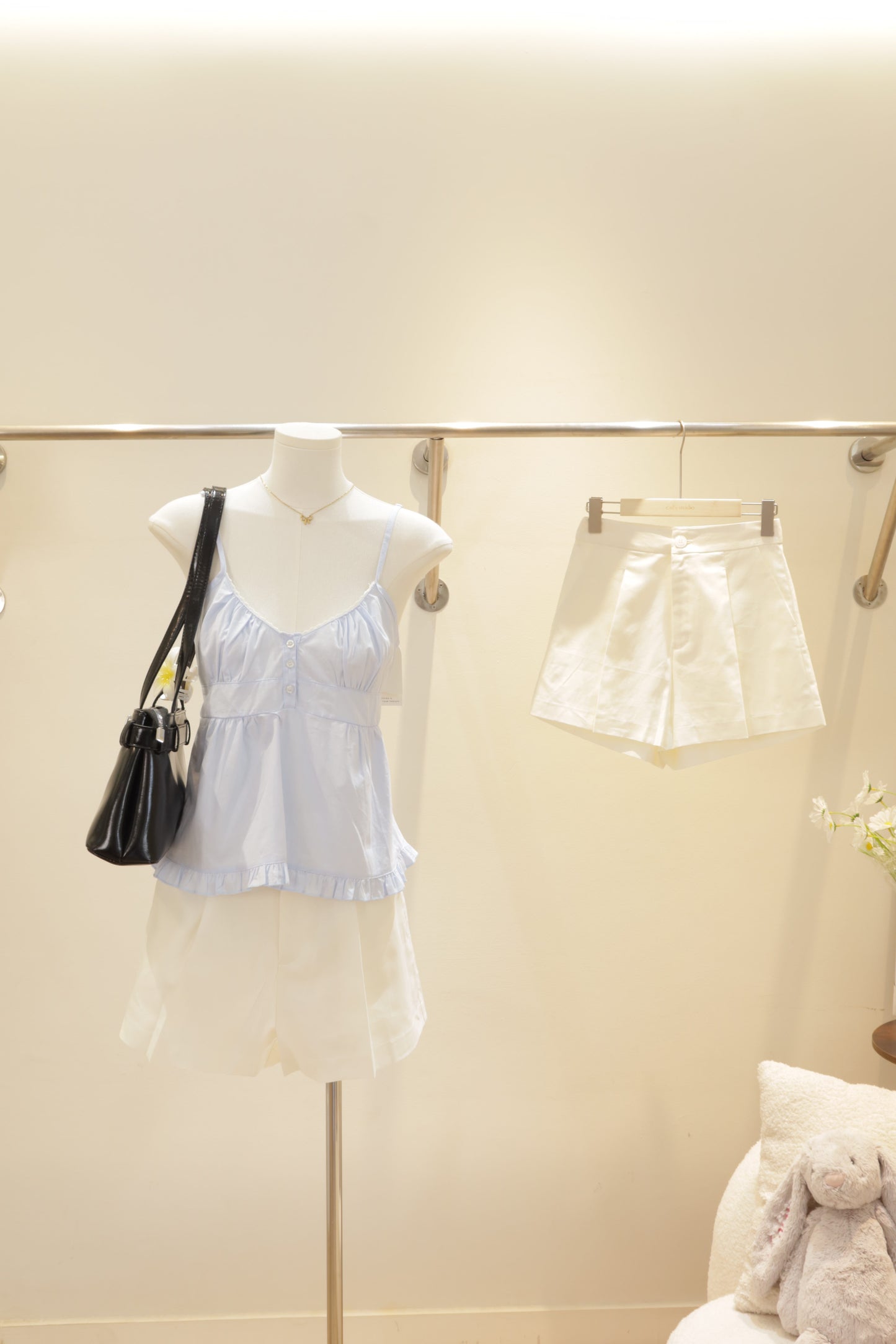 Linen mid length shorts S