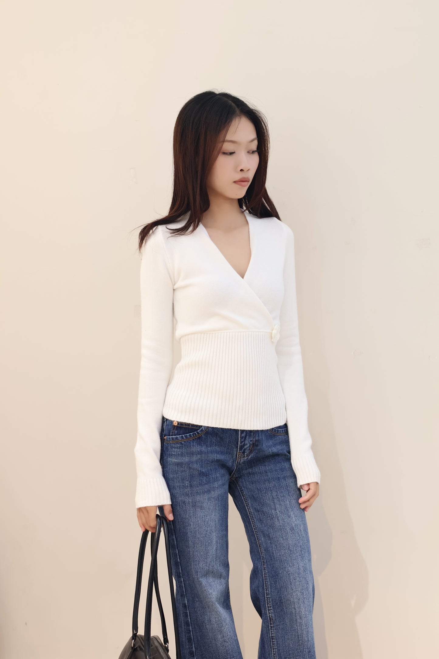 WAIST CINCH V CUT SWEATER