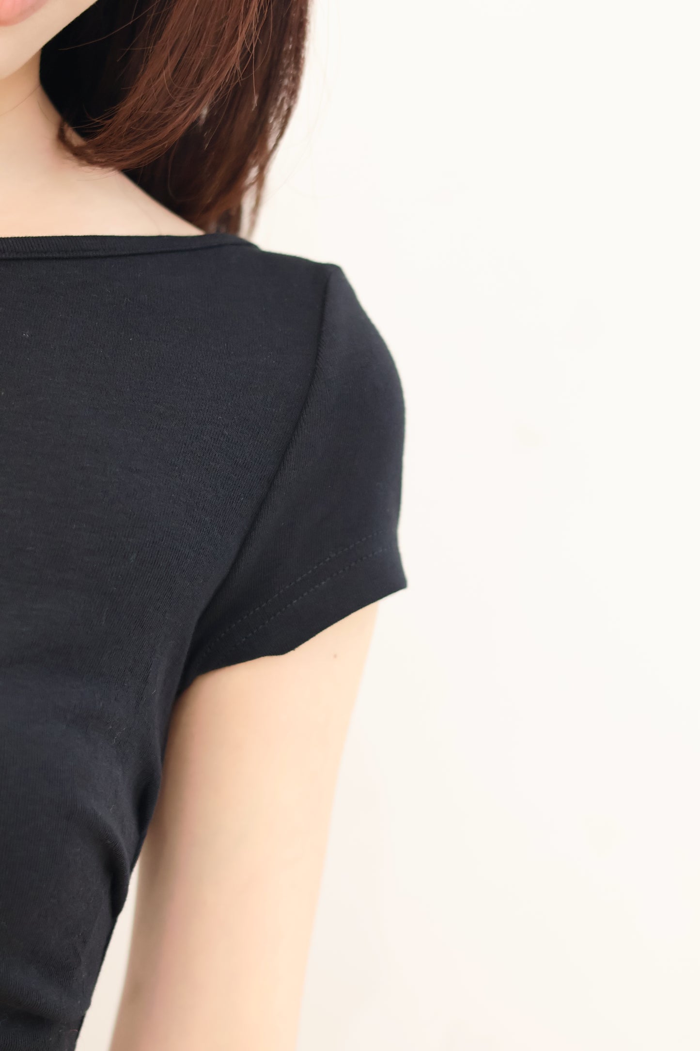 BOAT NECK BUCKLED BACK TOP